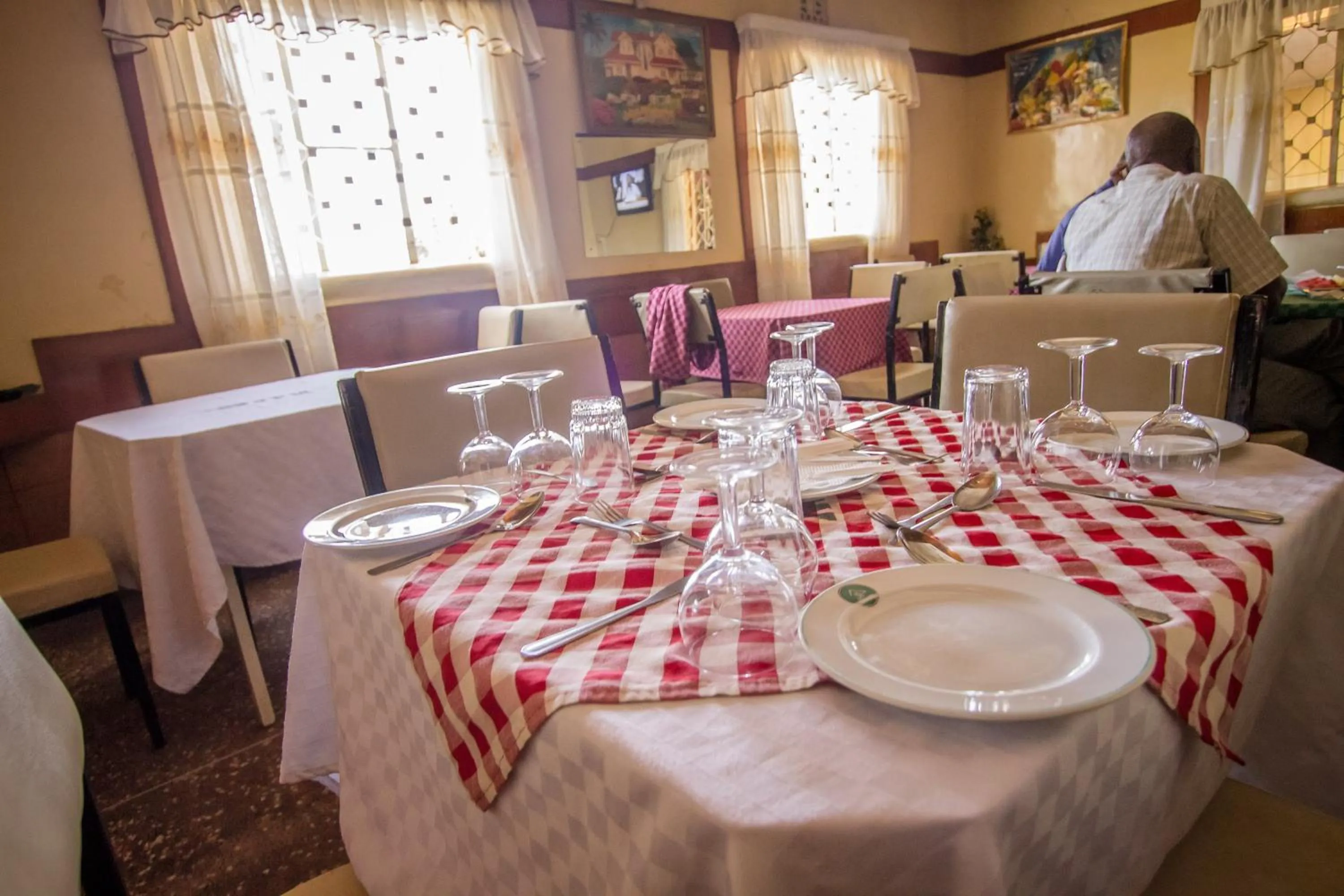 Restaurant/places to eat in Jamindas Paradise Motel