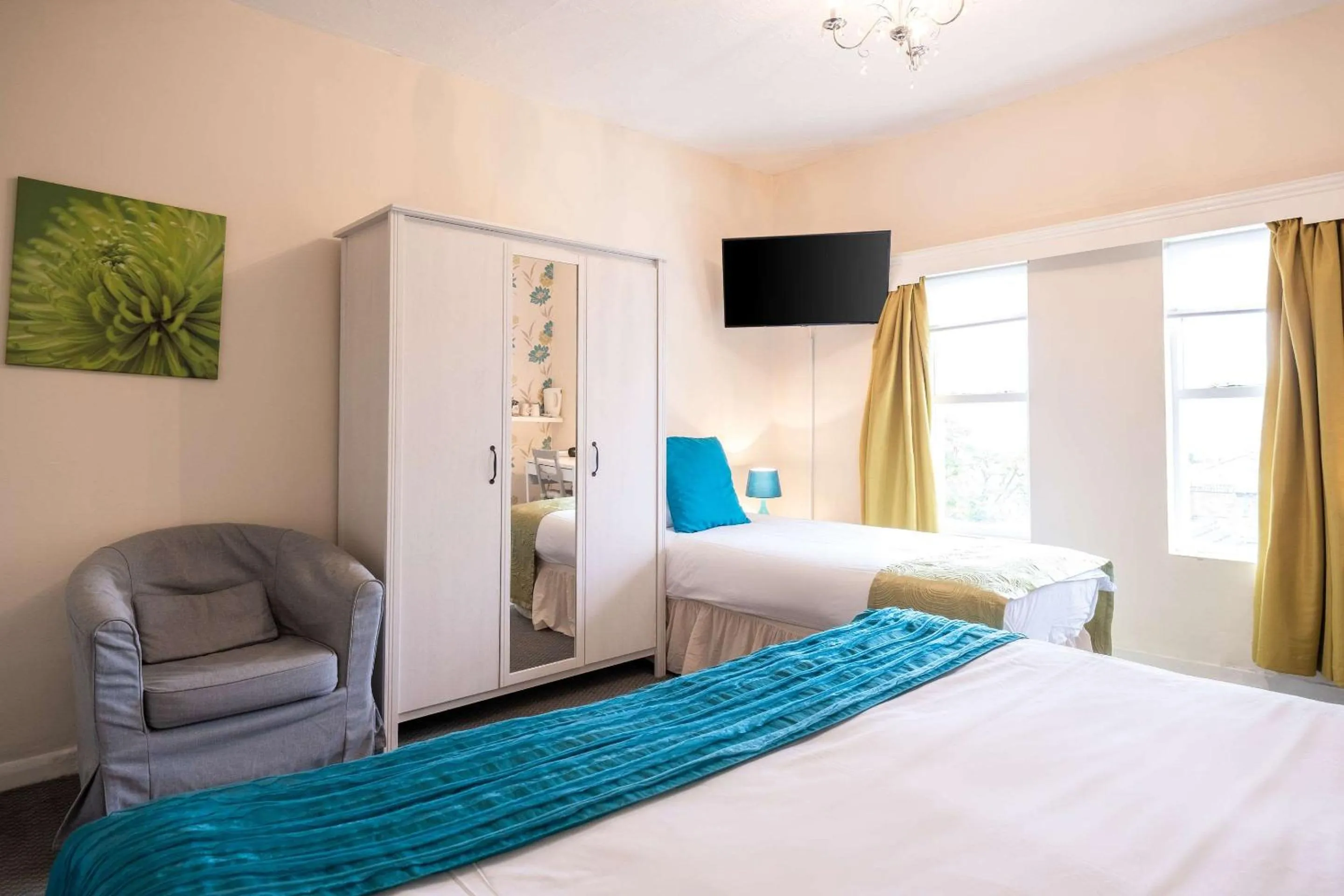 Photo of the whole room, TV/Entertainment Center in Comfort Hotel Great Yarmouth