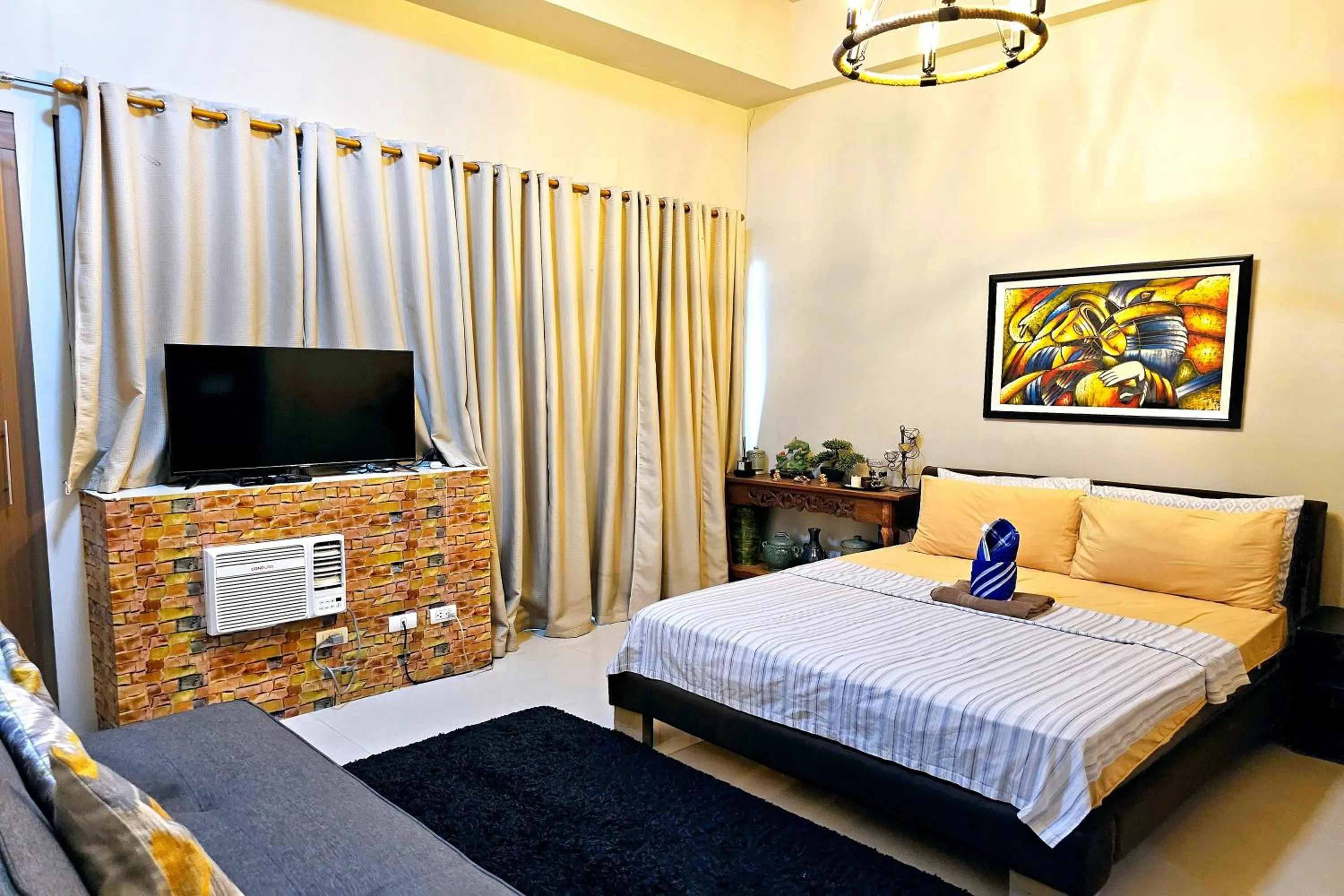 Bed in PRS at One Palm Tree Villa near T3 Airport