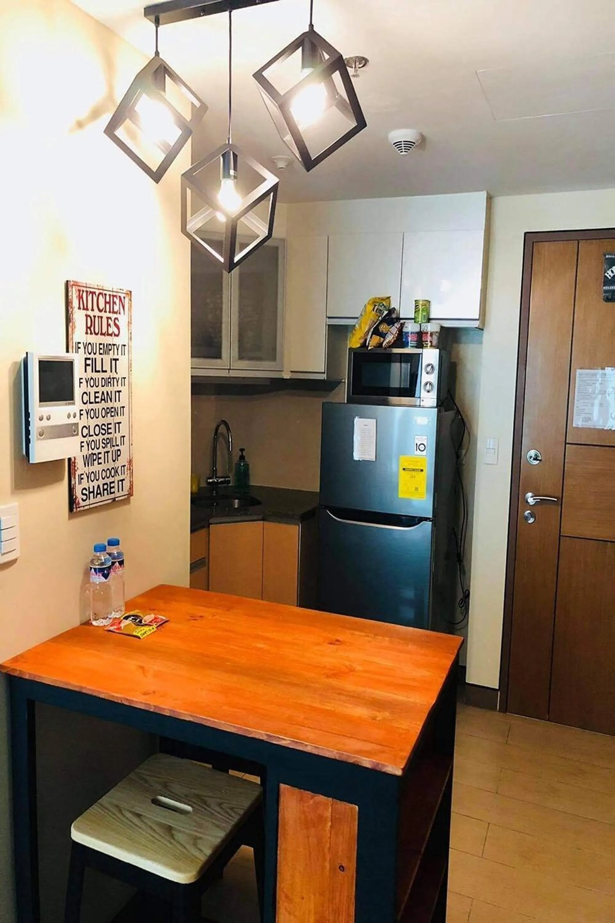 Kitchen or kitchenette in PRS at One Palm Tree Villa near T3 Airport