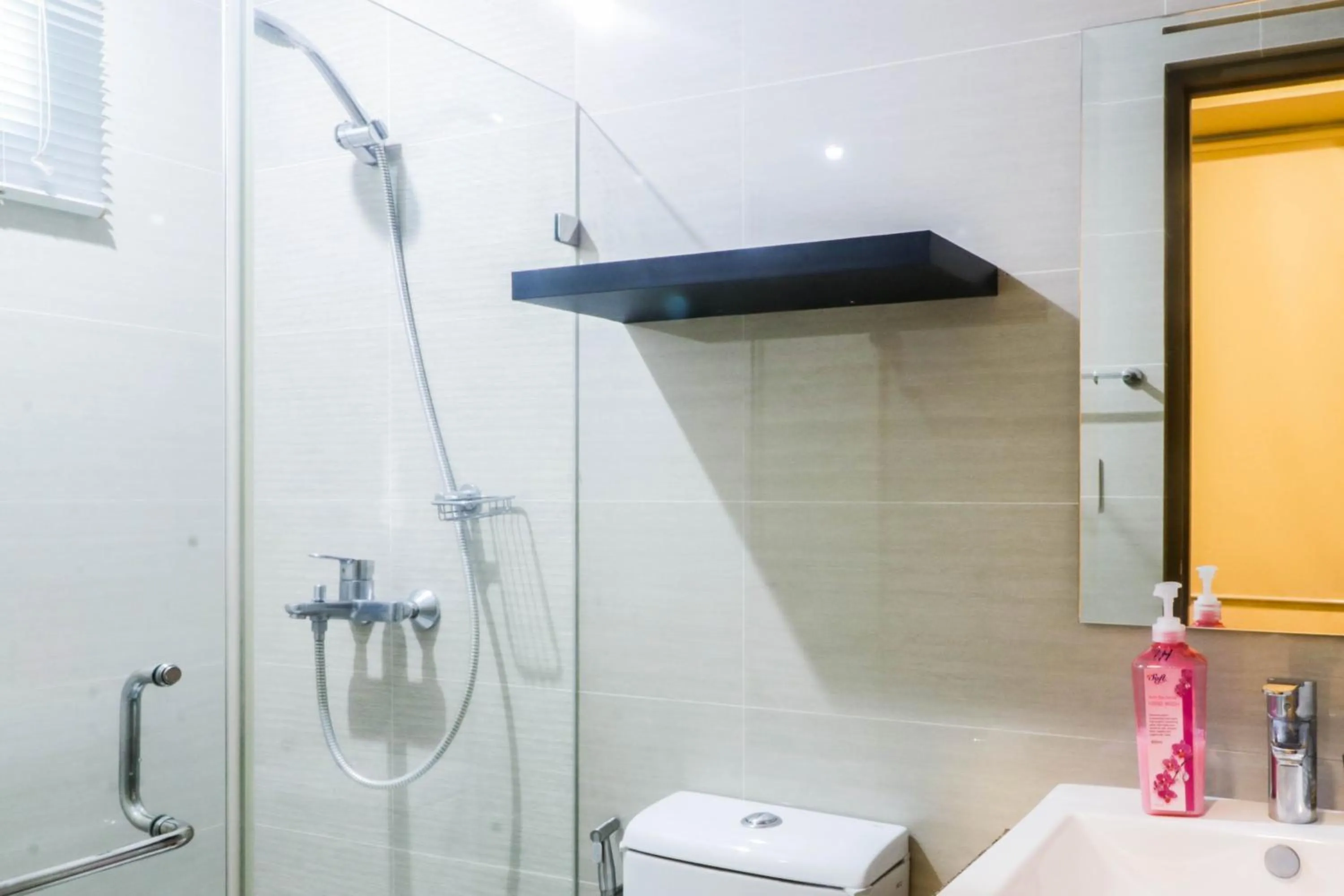 Bathroom in PRS at One Palm Tree Villa near T3 Airport