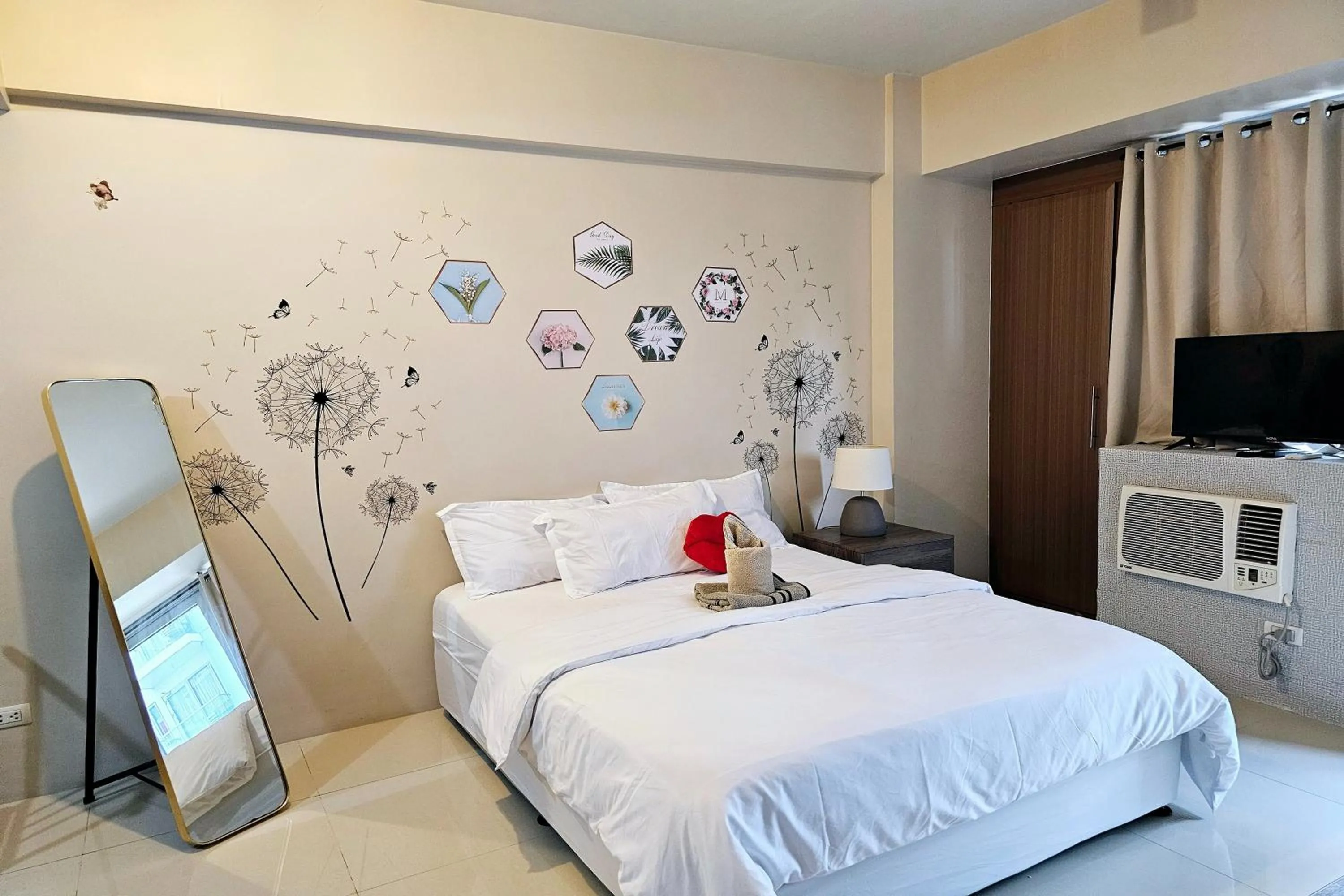 Bed in PRS at One Palm Tree Villa near T3 Airport