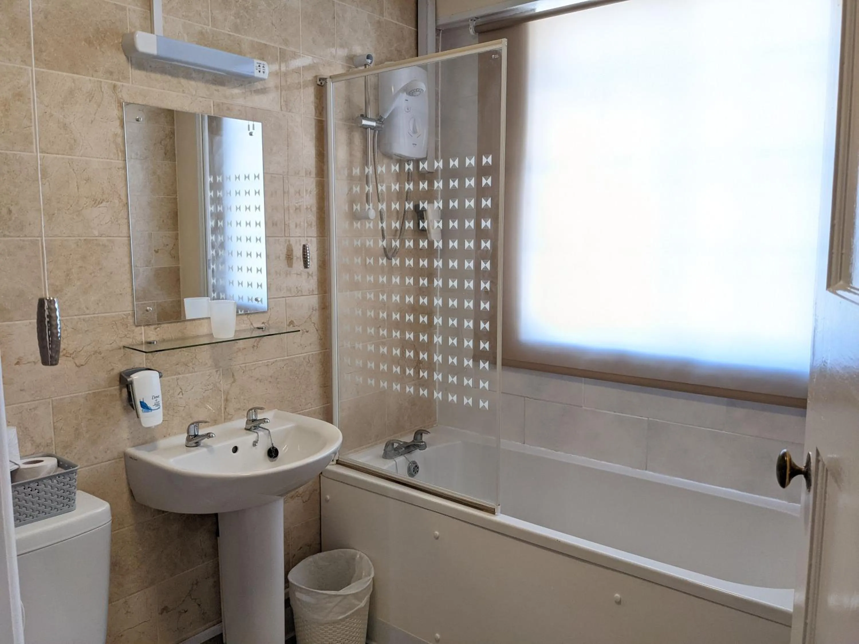 Bathroom in Sparkford Inn