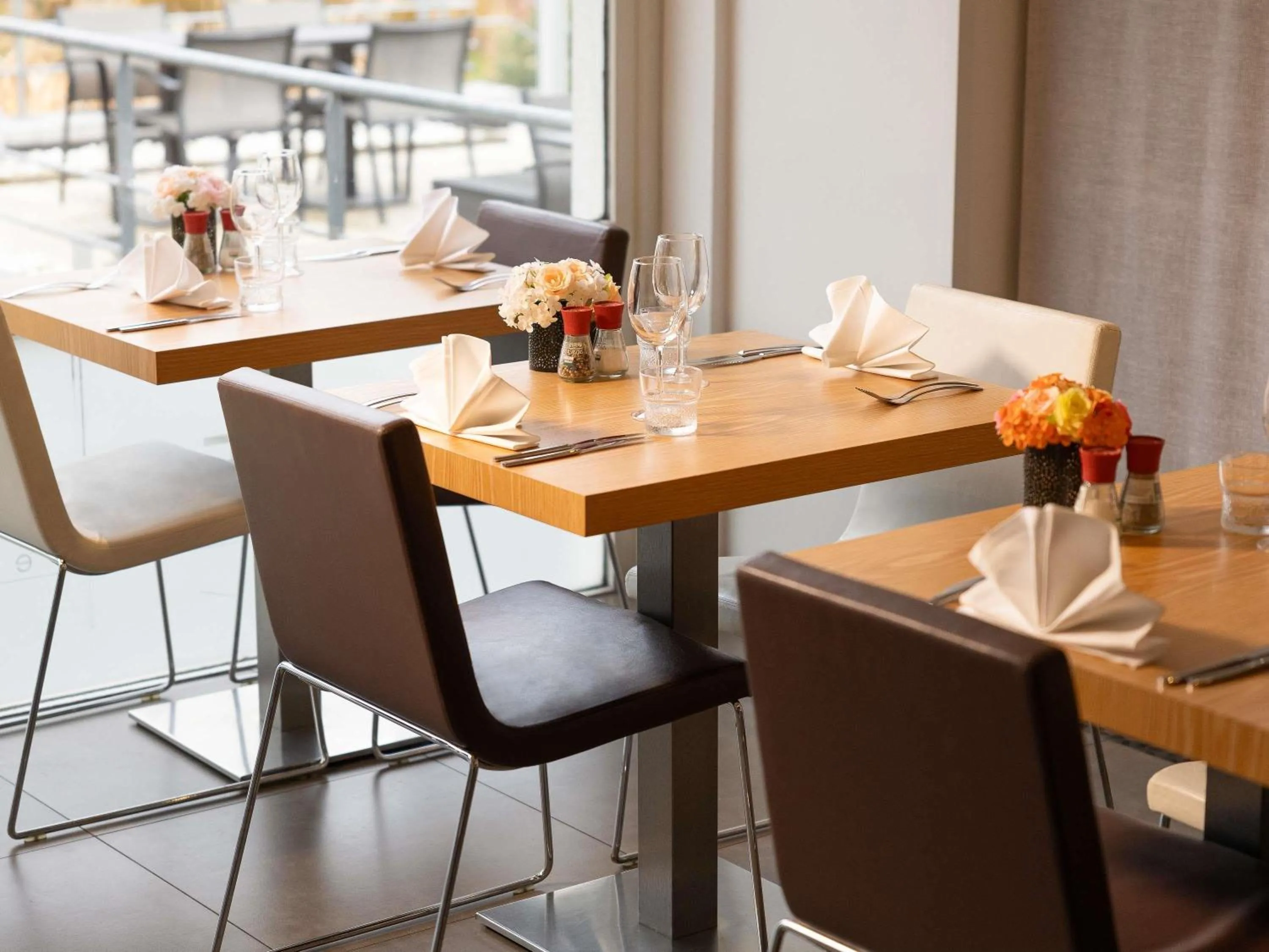 Restaurant/places to eat in Novotel Brussels Airport