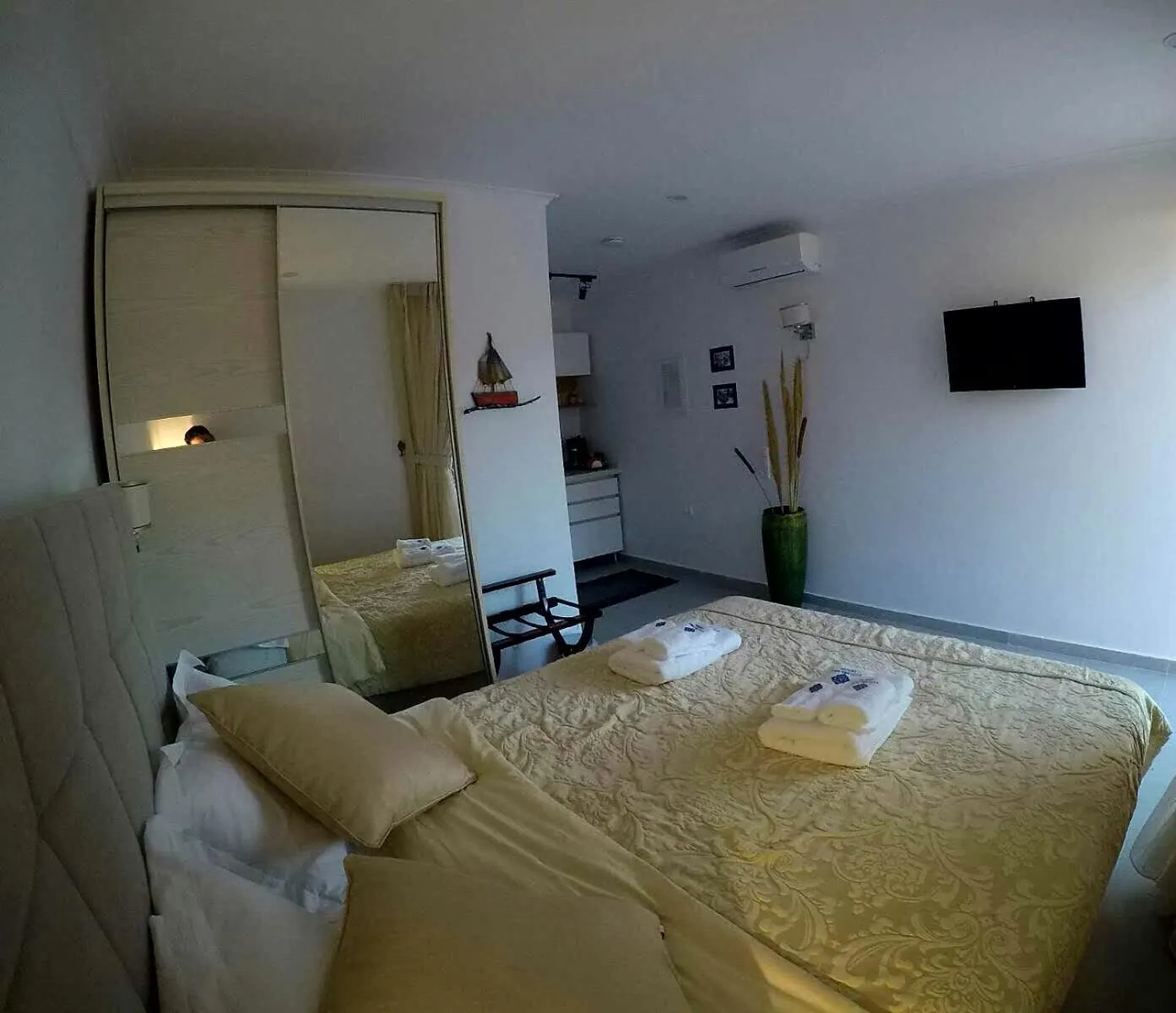 Photo of the whole room, Bed in Villa Del Mar