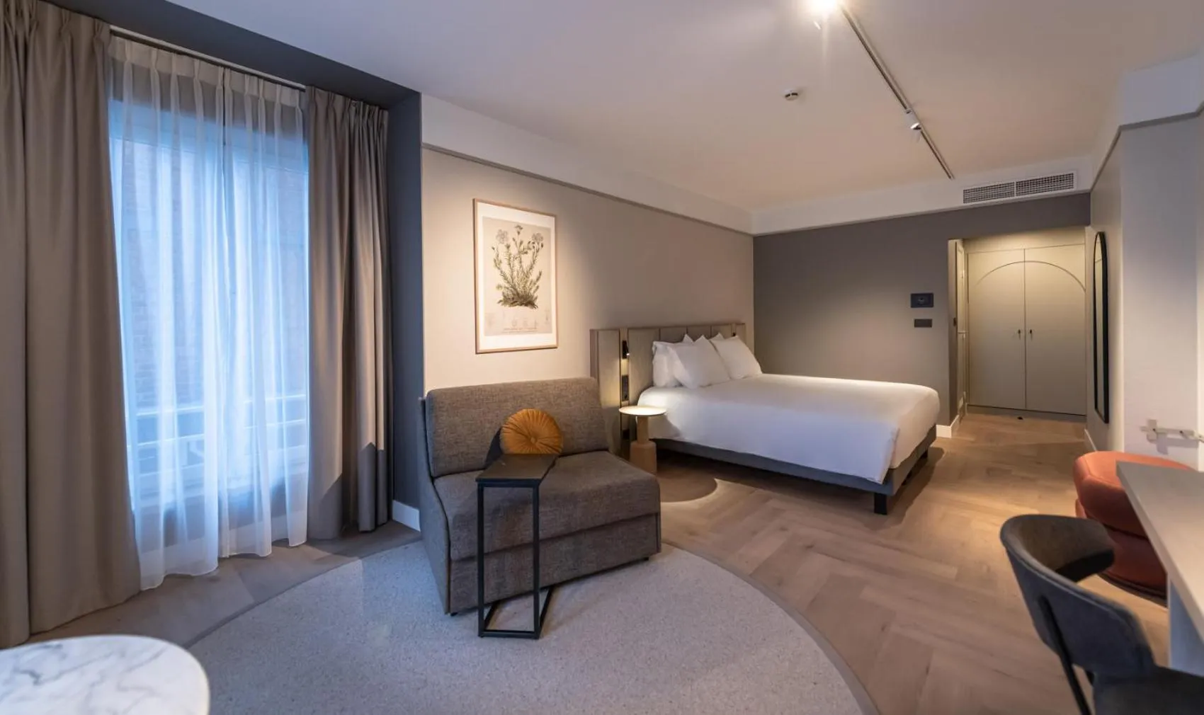 Bedroom, Bed in Mercure Liege City Centre