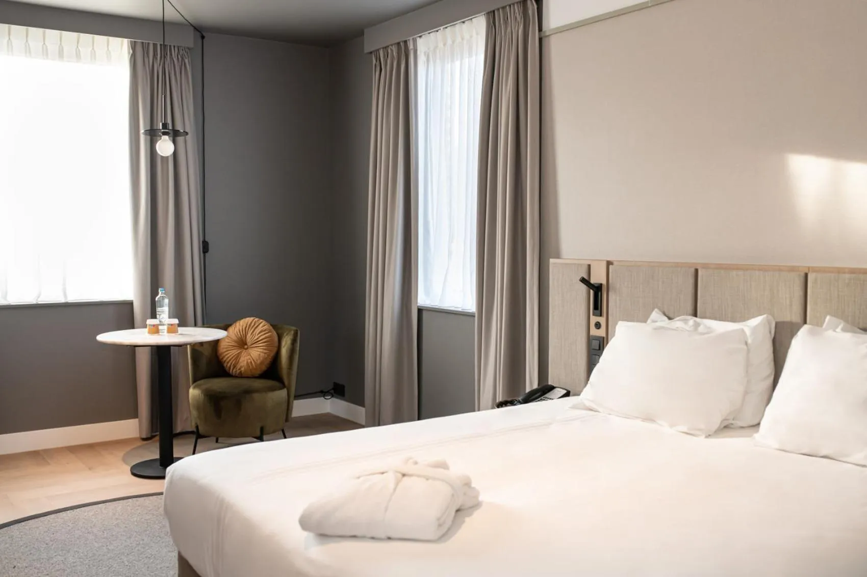 Bedroom, Bed in Mercure Liege City Centre