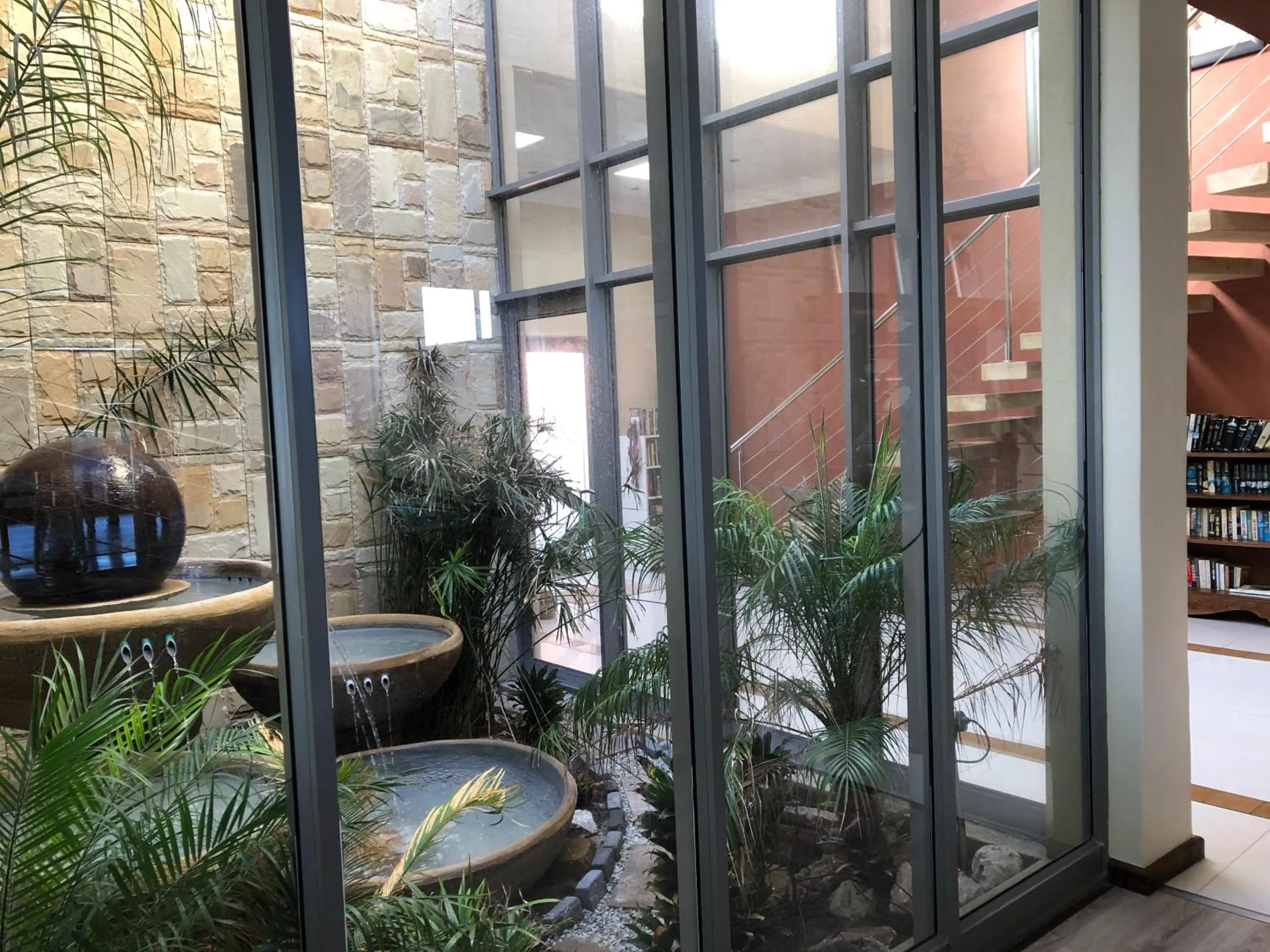 Marine 5 Boutique Hotel