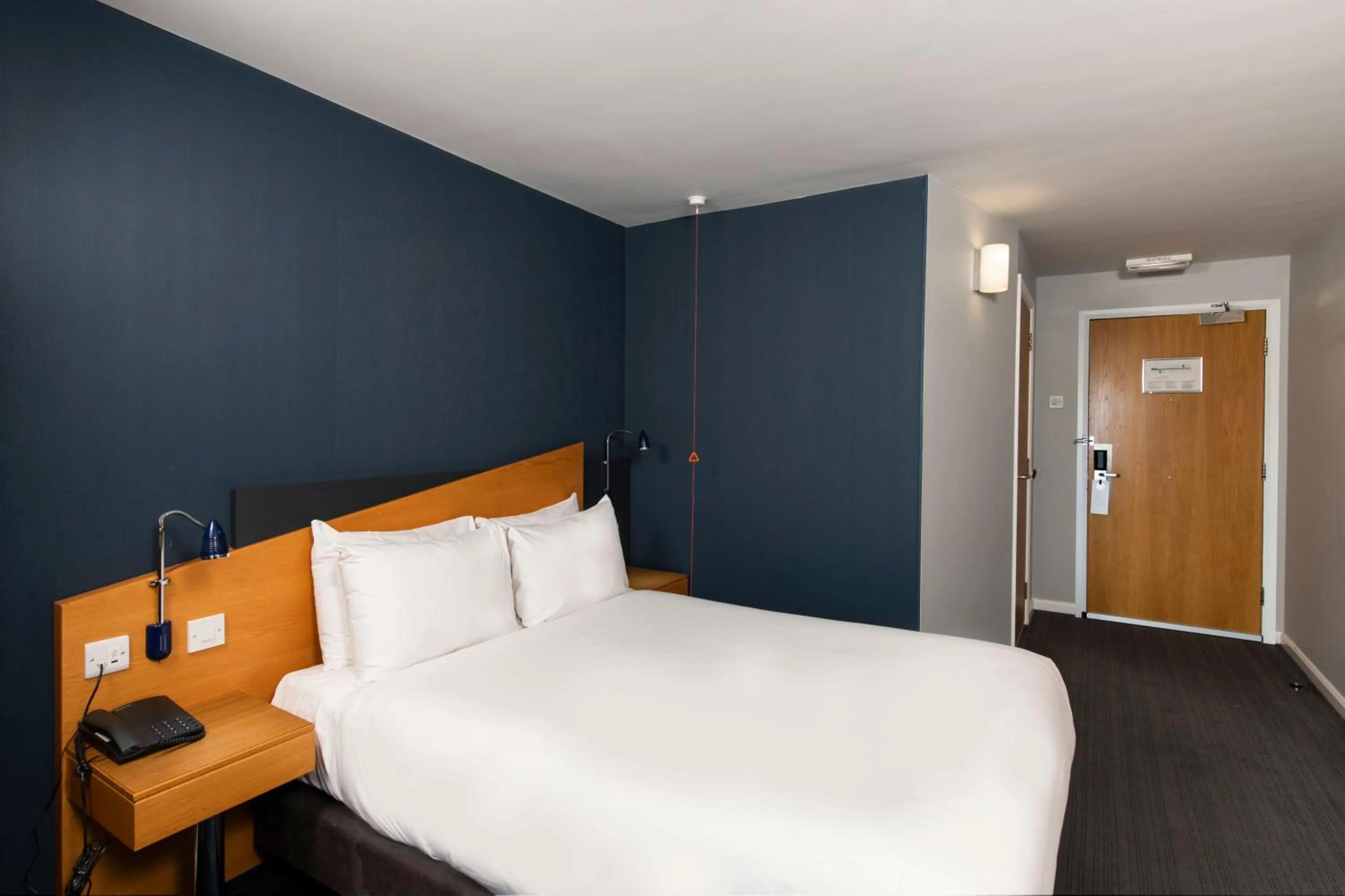 Bed in Holiday Inn Express Peterborough by IHG