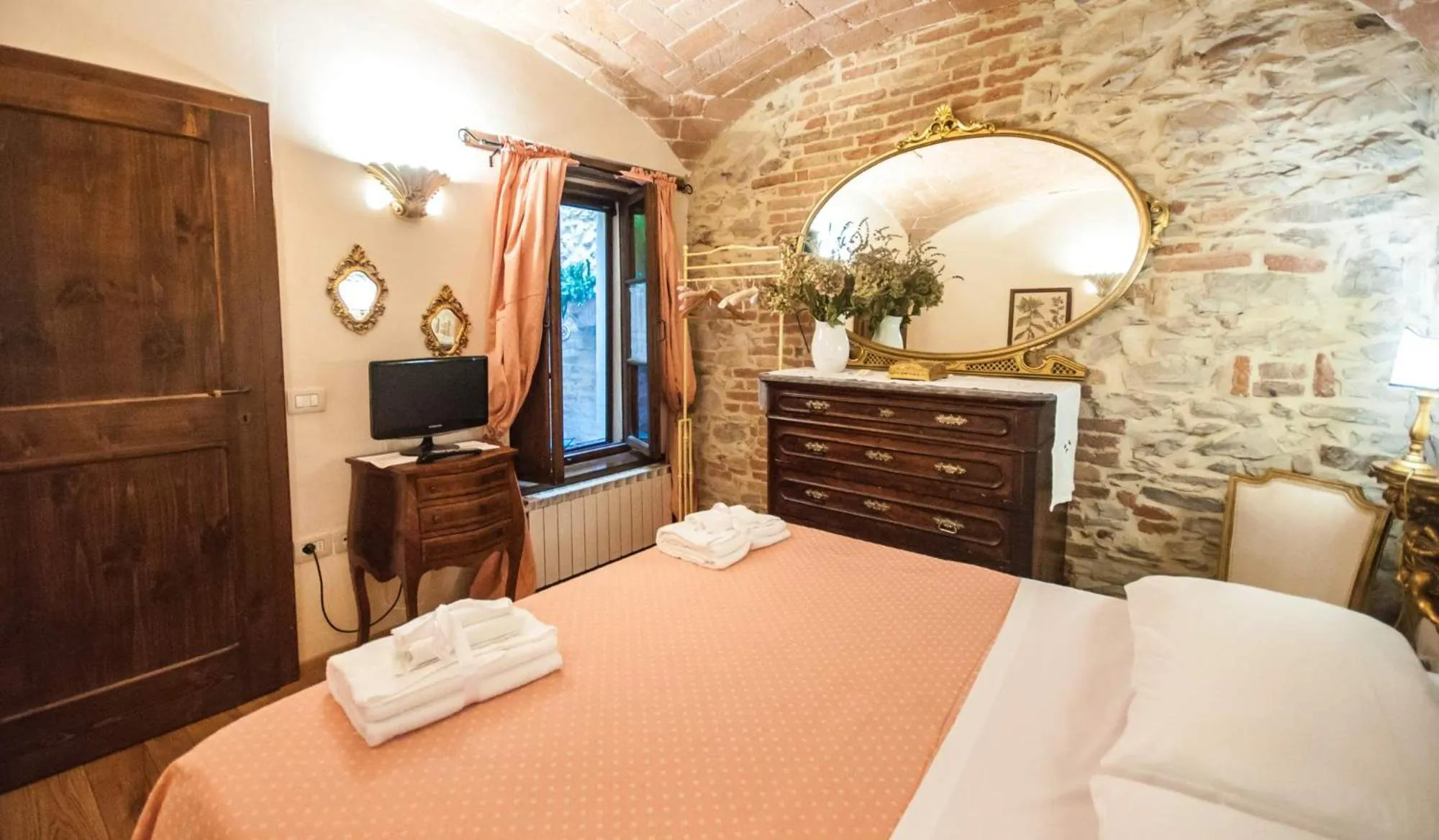 Photo of the whole room, Bed in B&B Antica Gabella