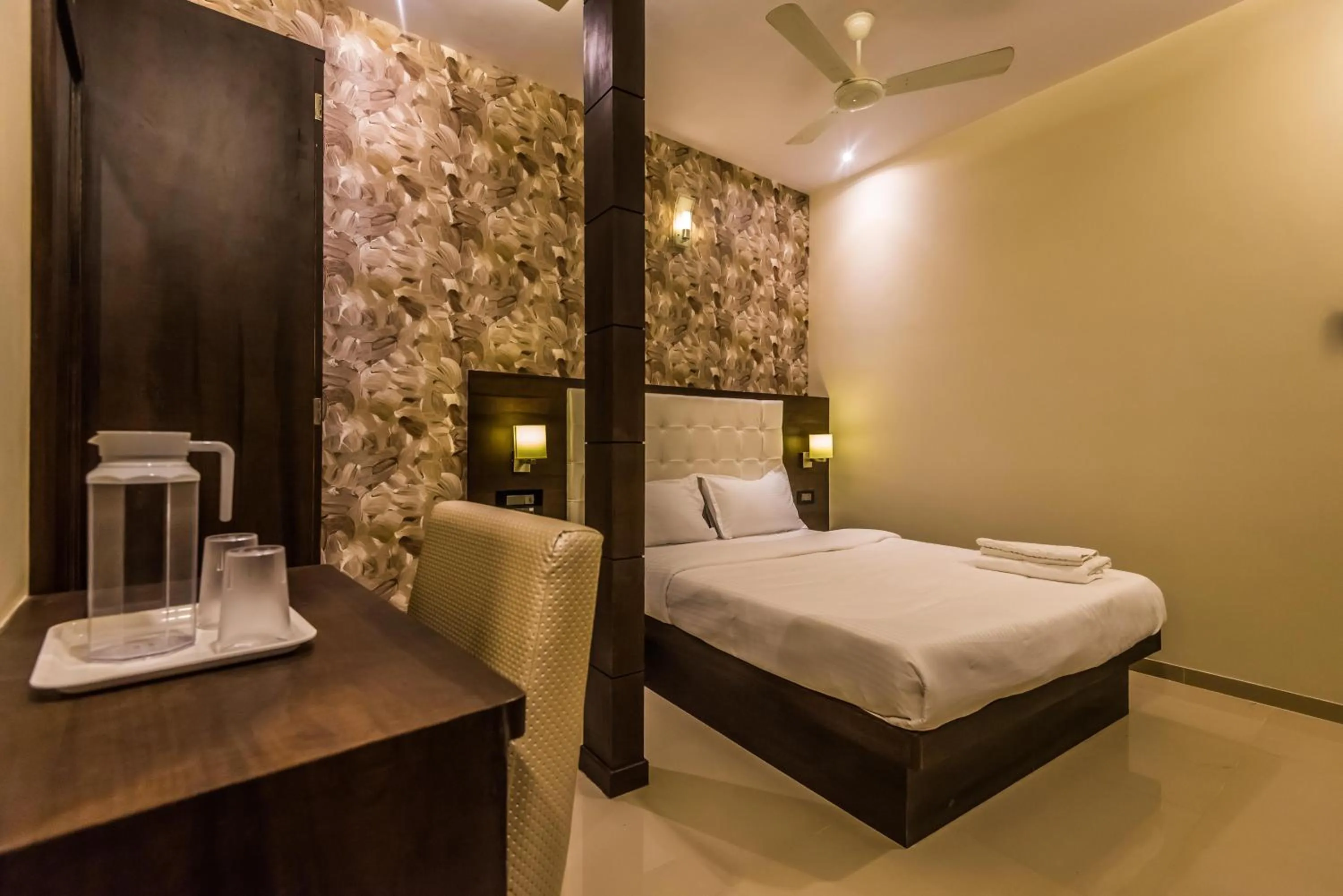 Bed in Hotel atlas grand andheri midc