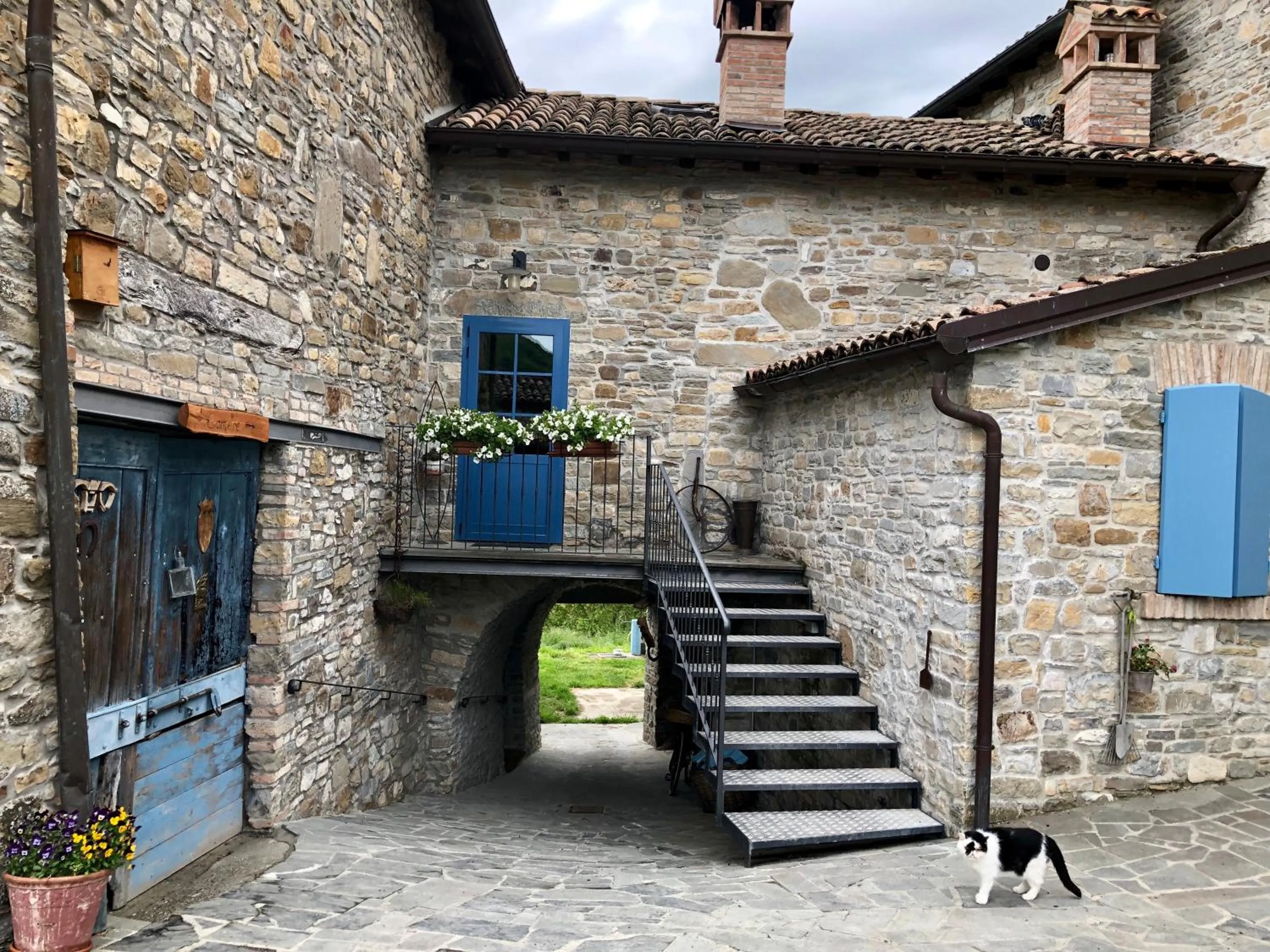 Facade/entrance in La Locanda nel vento