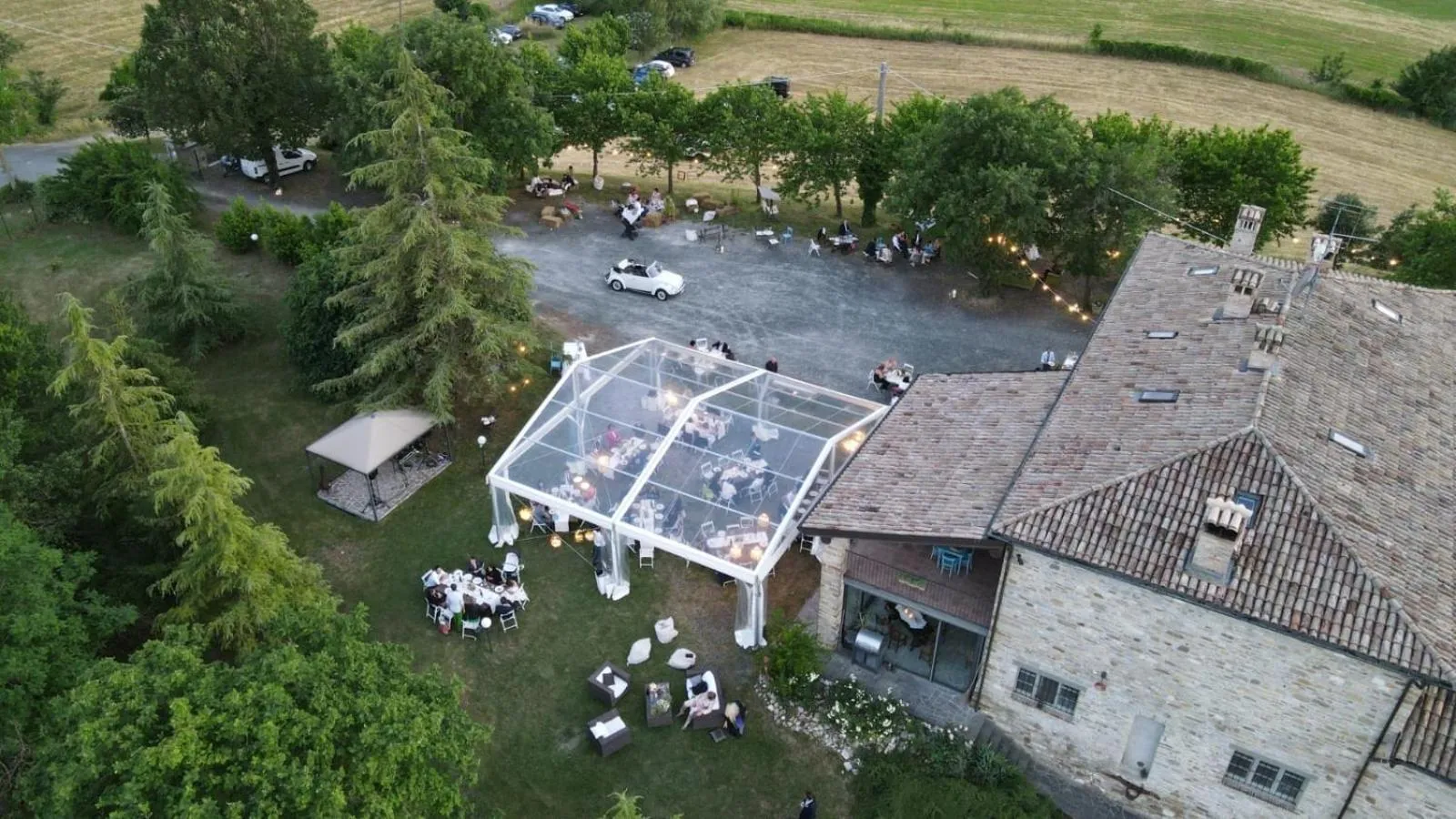 wedding in La Locanda nel vento