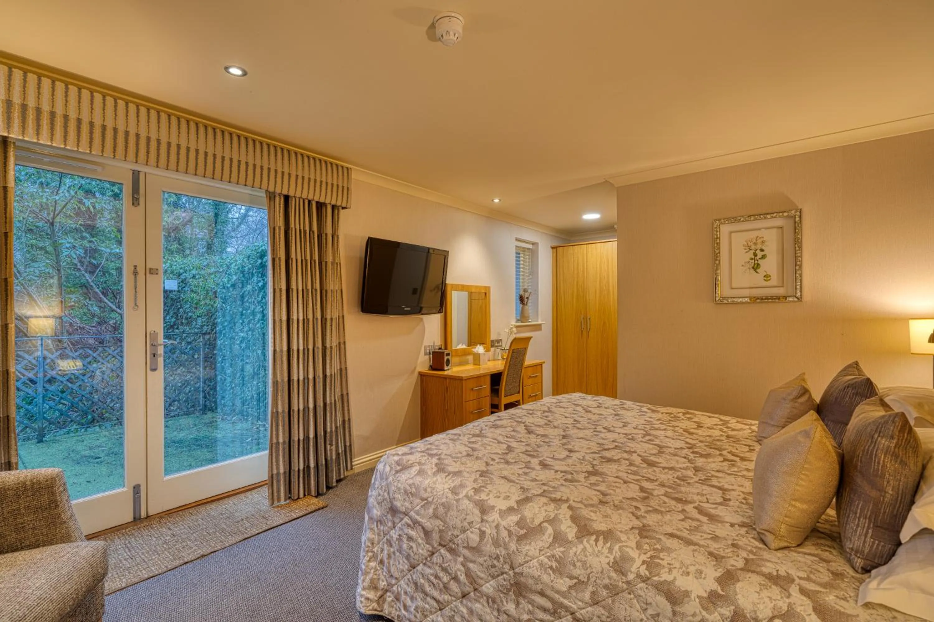 Photo of the whole room, Bed in Ambleside Salutation Hotel & Spa