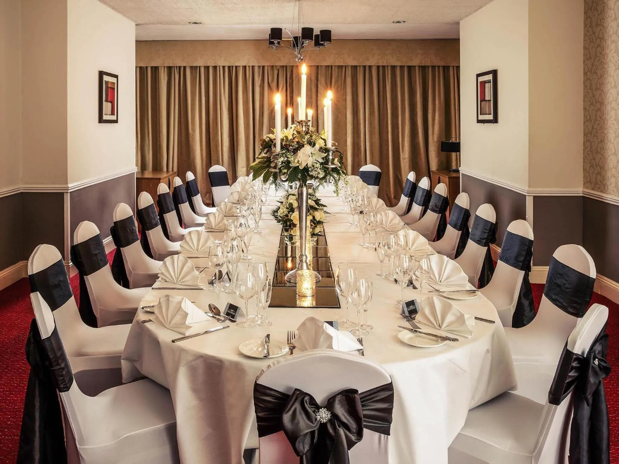 wedding in Mercure Maidstone Great Danes Hotel