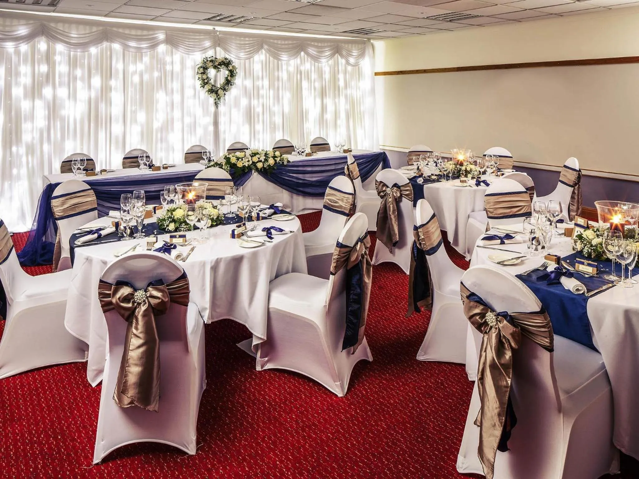 wedding in Mercure Maidstone Great Danes Hotel