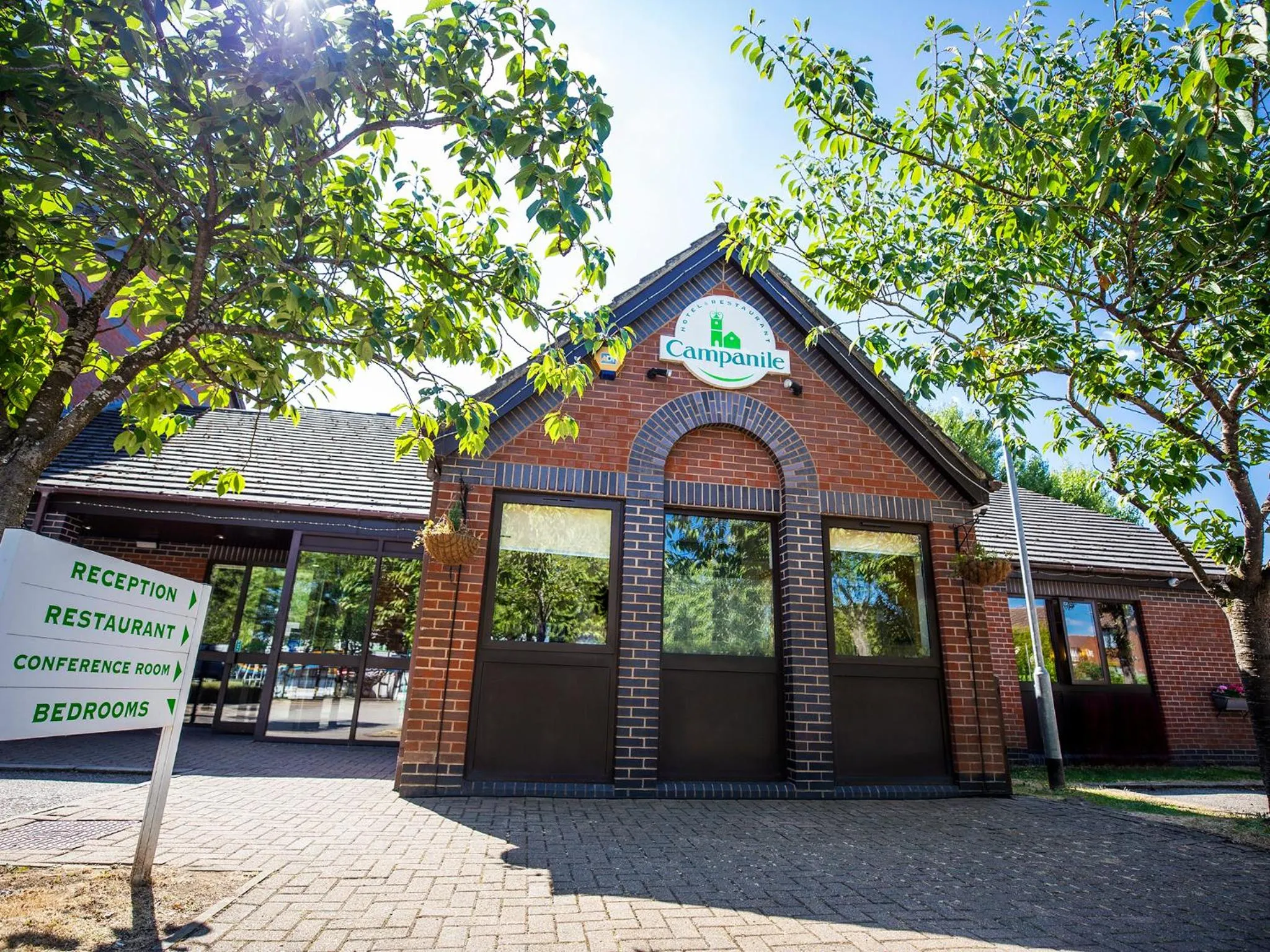 Property building in Campanile Milton Keynes - Fenny Stratford