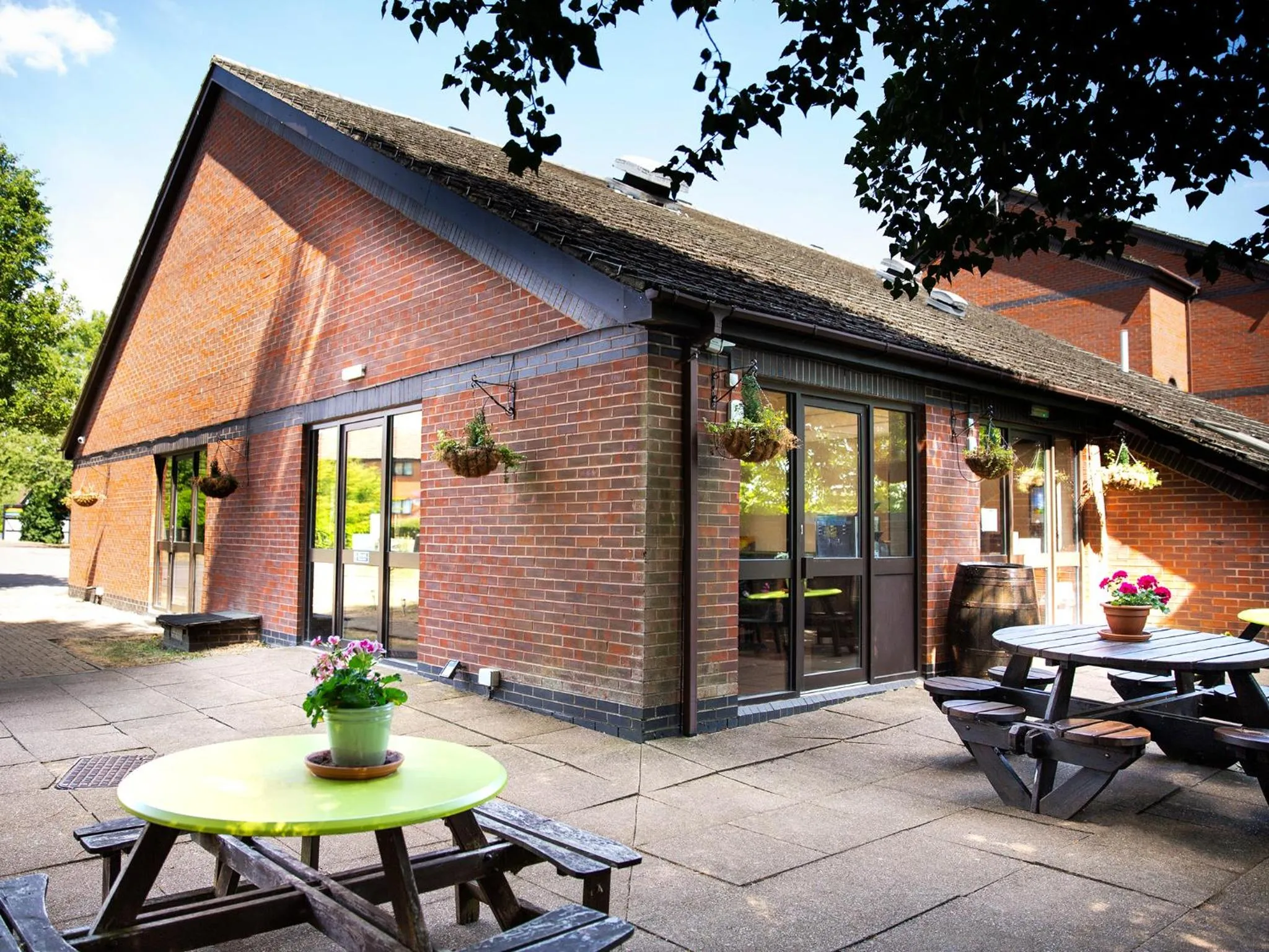 Patio in Campanile Milton Keynes - Fenny Stratford