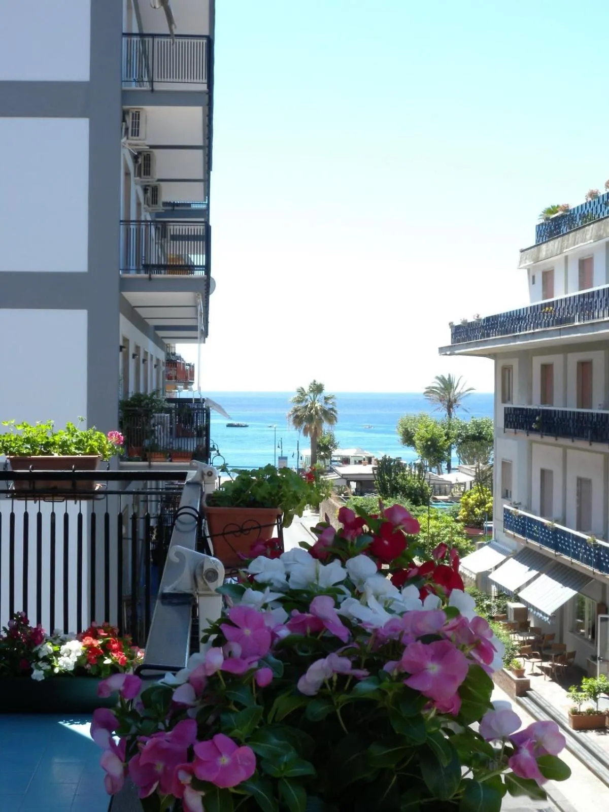 Property building in MiniSuites iCostaioli