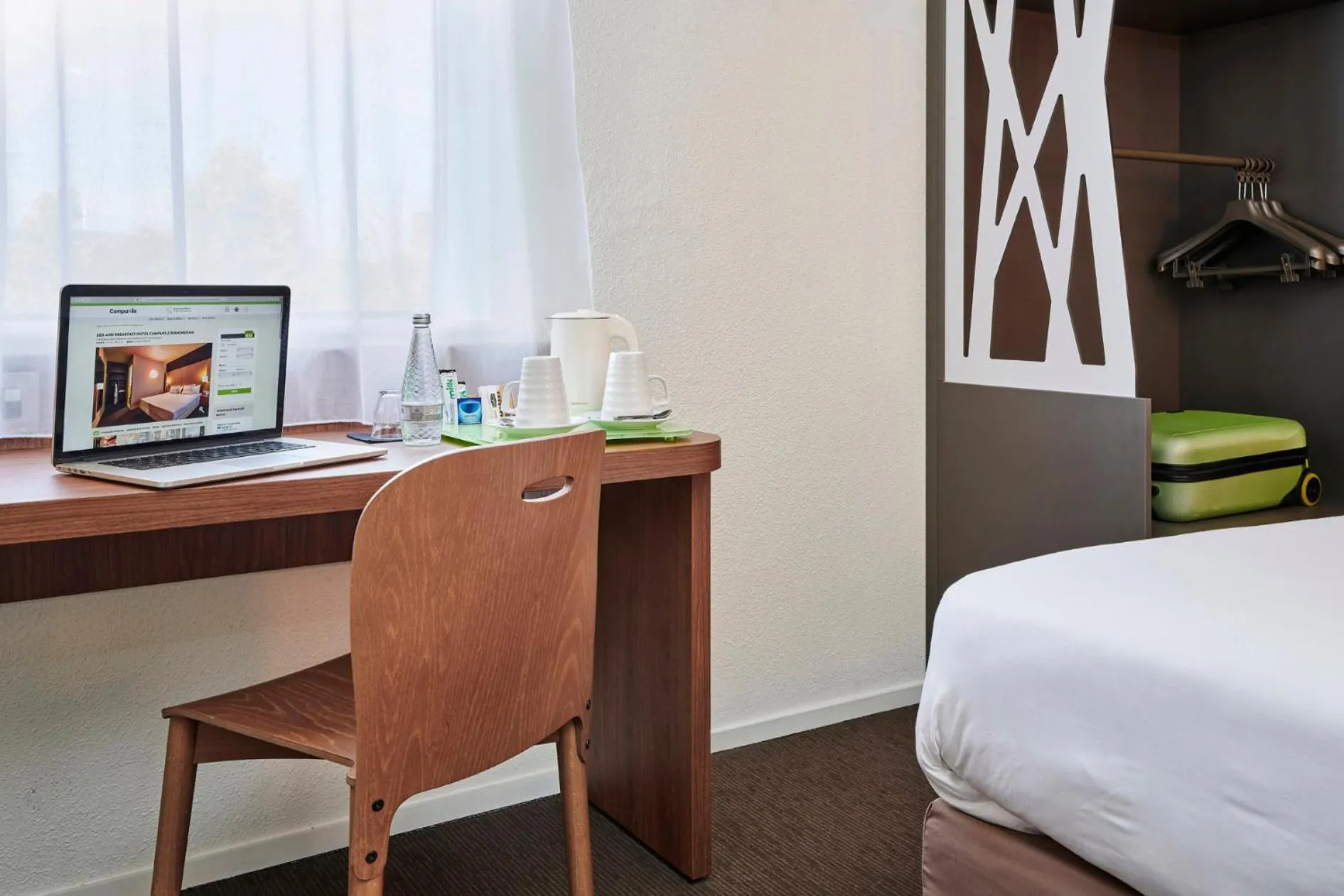 Coffee/tea facilities, Bed in Campanile Hotel - Birmingham