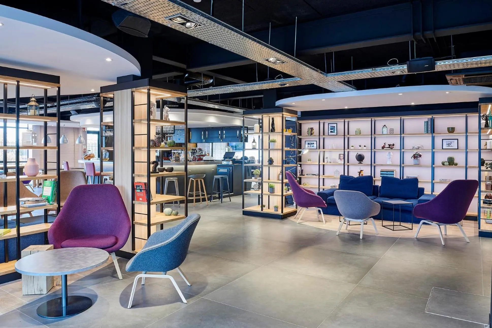 Communal lounge/ TV room in Campanile Hotel - Birmingham