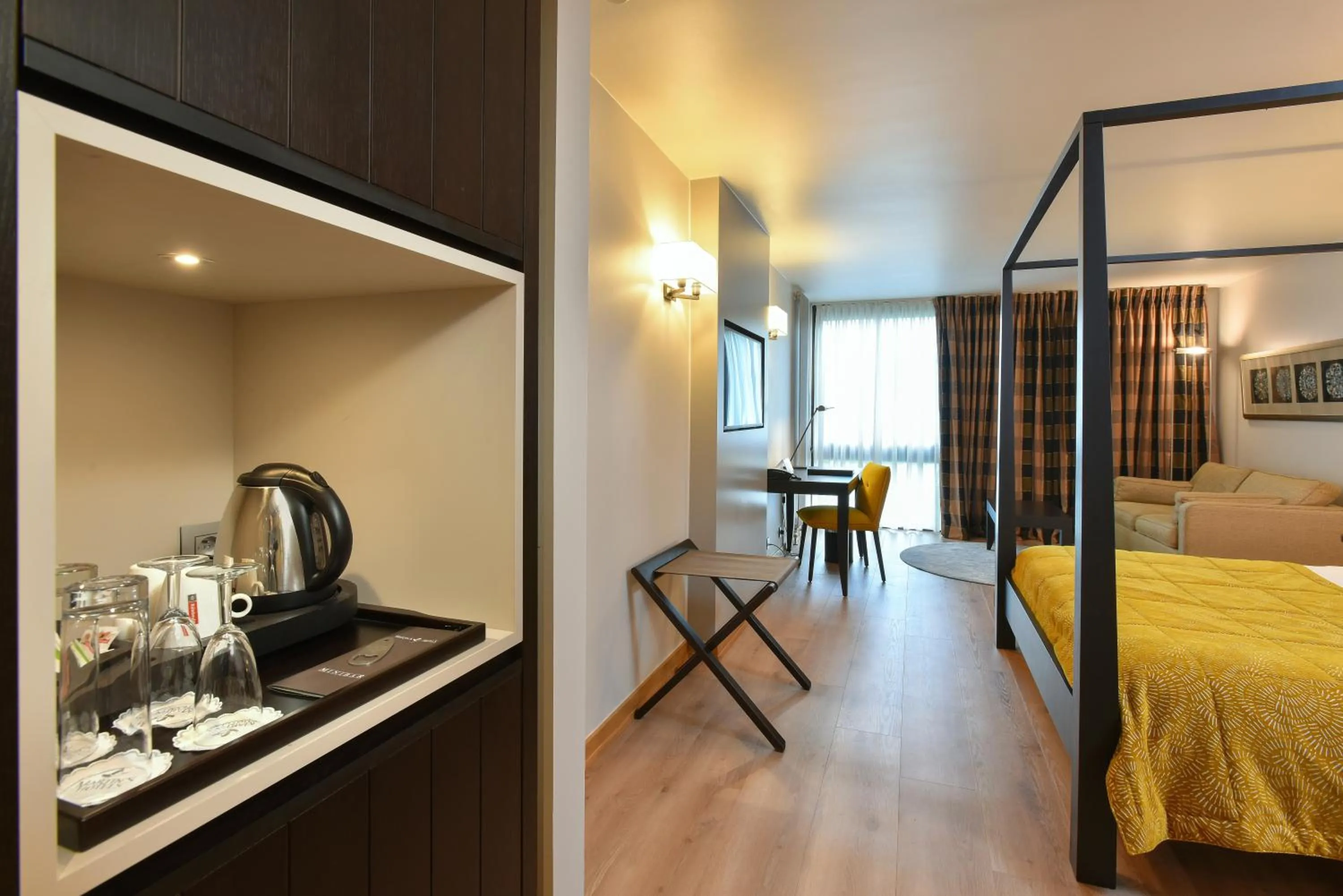 Coffee/tea facilities, Bed in Martin's Château Du Lac