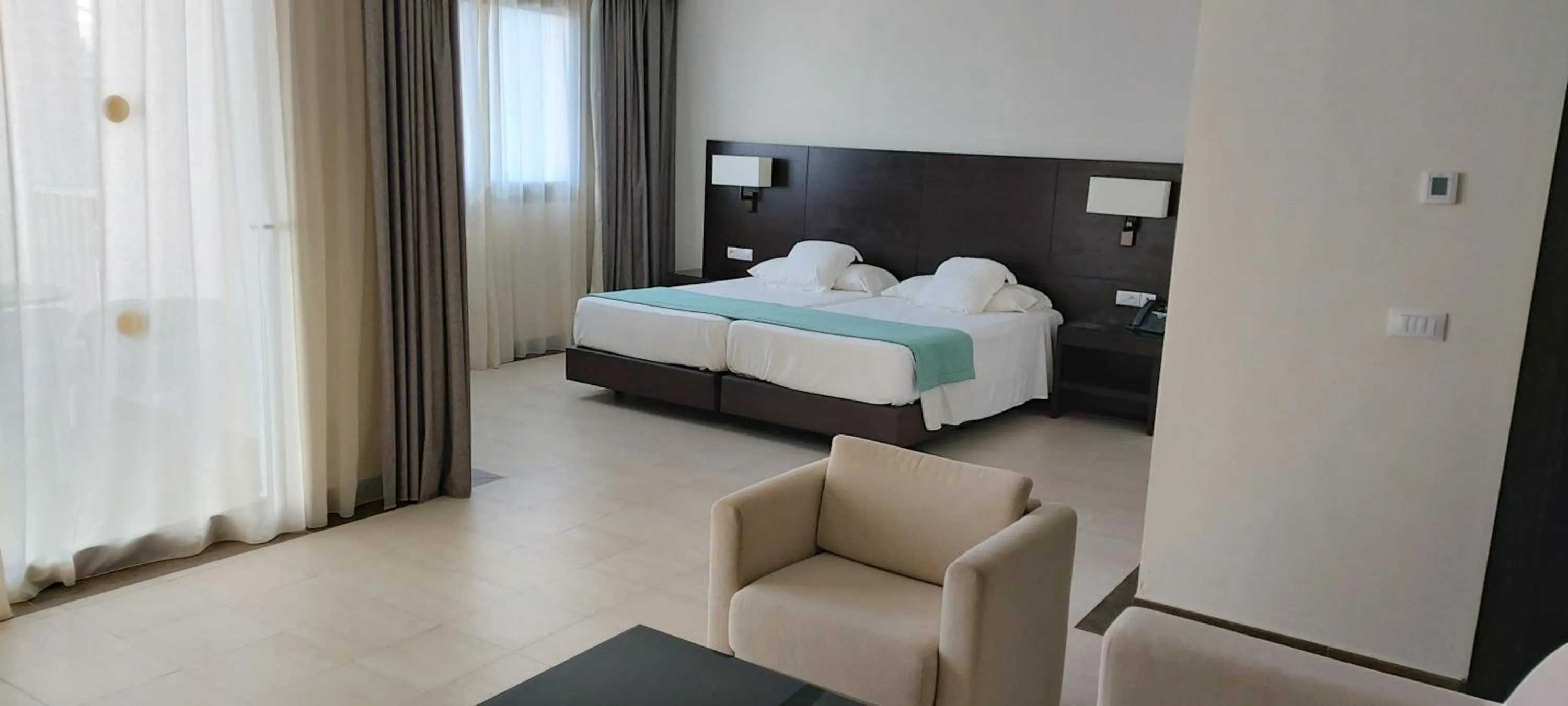 Bedroom in Concorde Green Park Palace