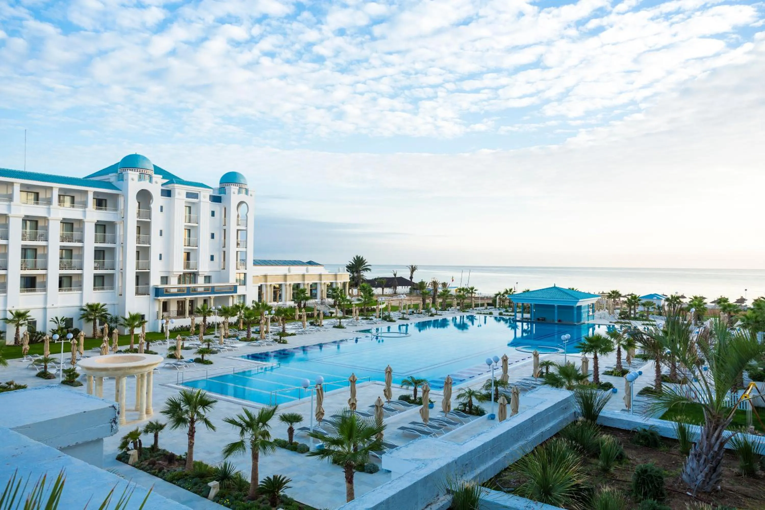 Swimming pool in Concorde Green Park Palace