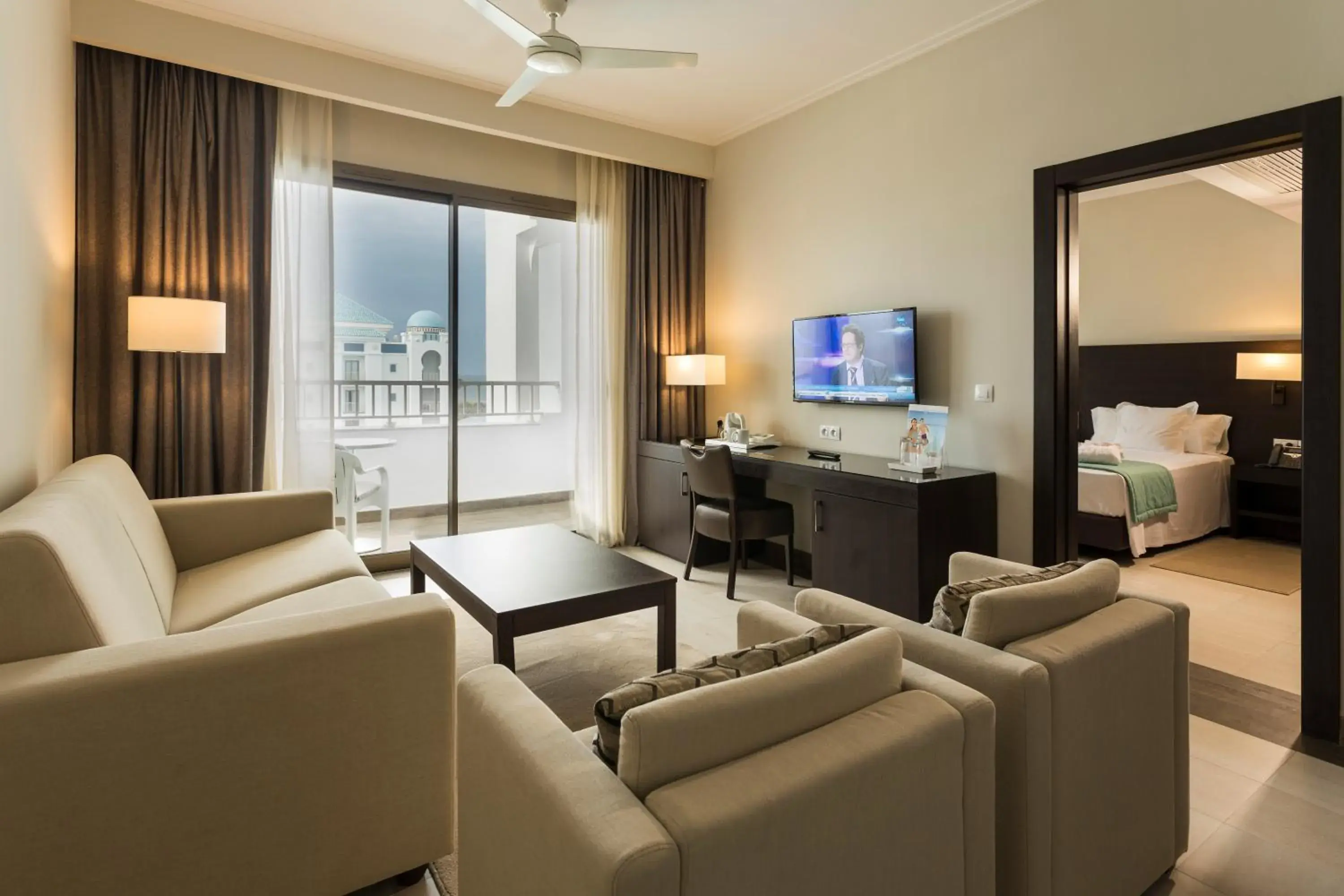 Family Room with Sea View in Concorde Green Park Palace Family Room with Sea View in Concorde Green Park Palace