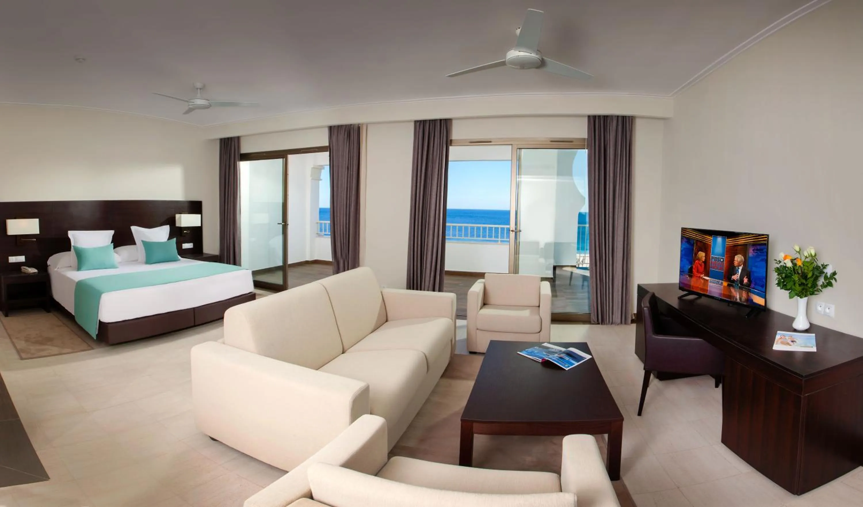 Living room in Concorde Green Park Palace