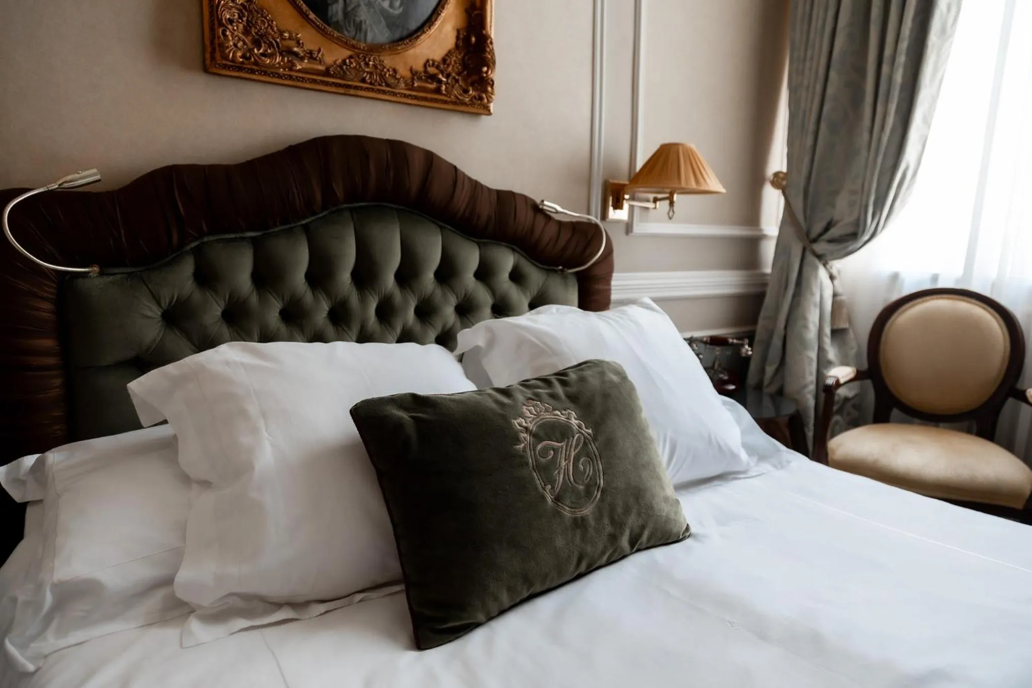 Bed in Relais & Châteaux Hotel Heritage