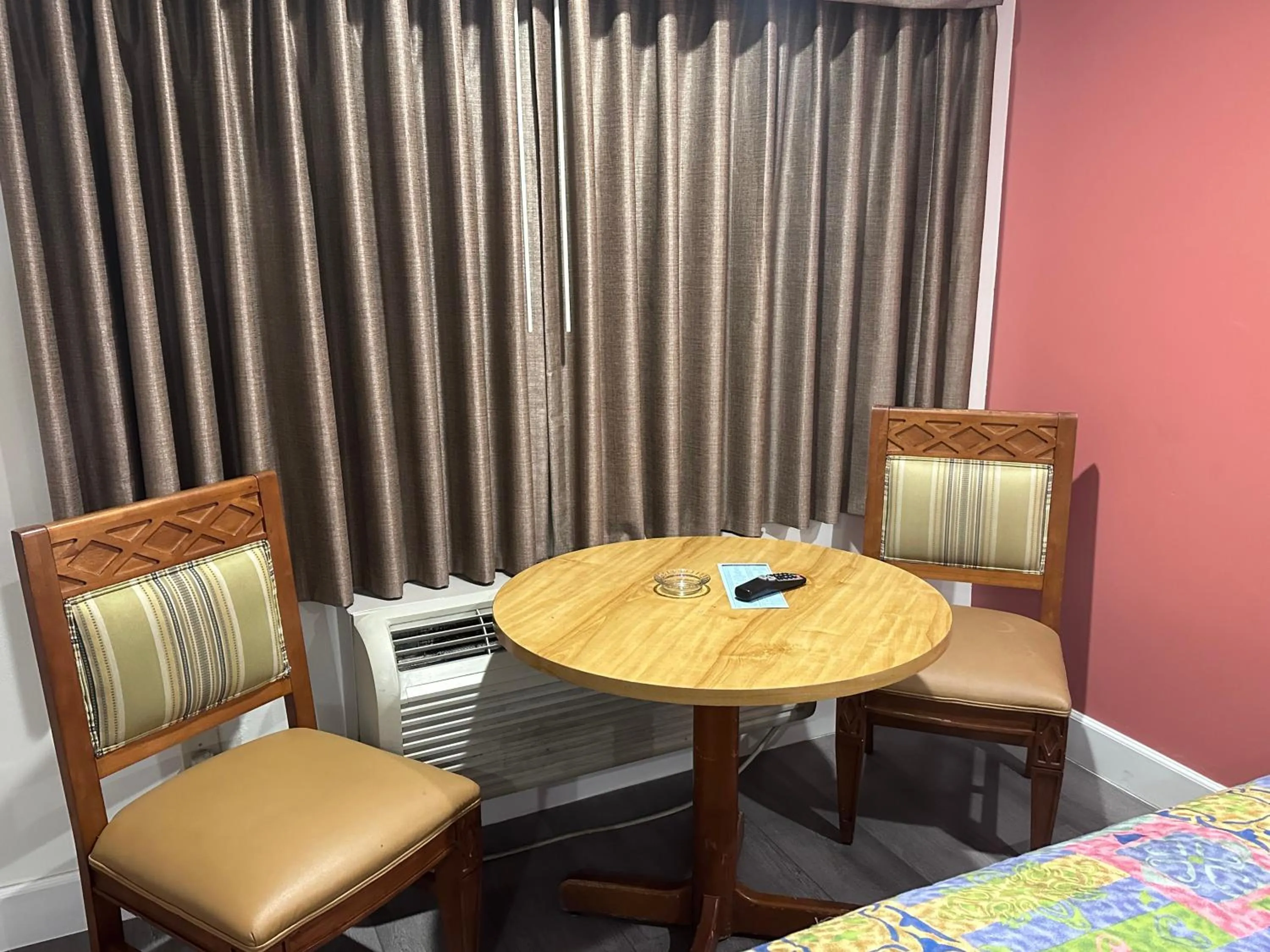 Seating area in Willow Tree Lodge