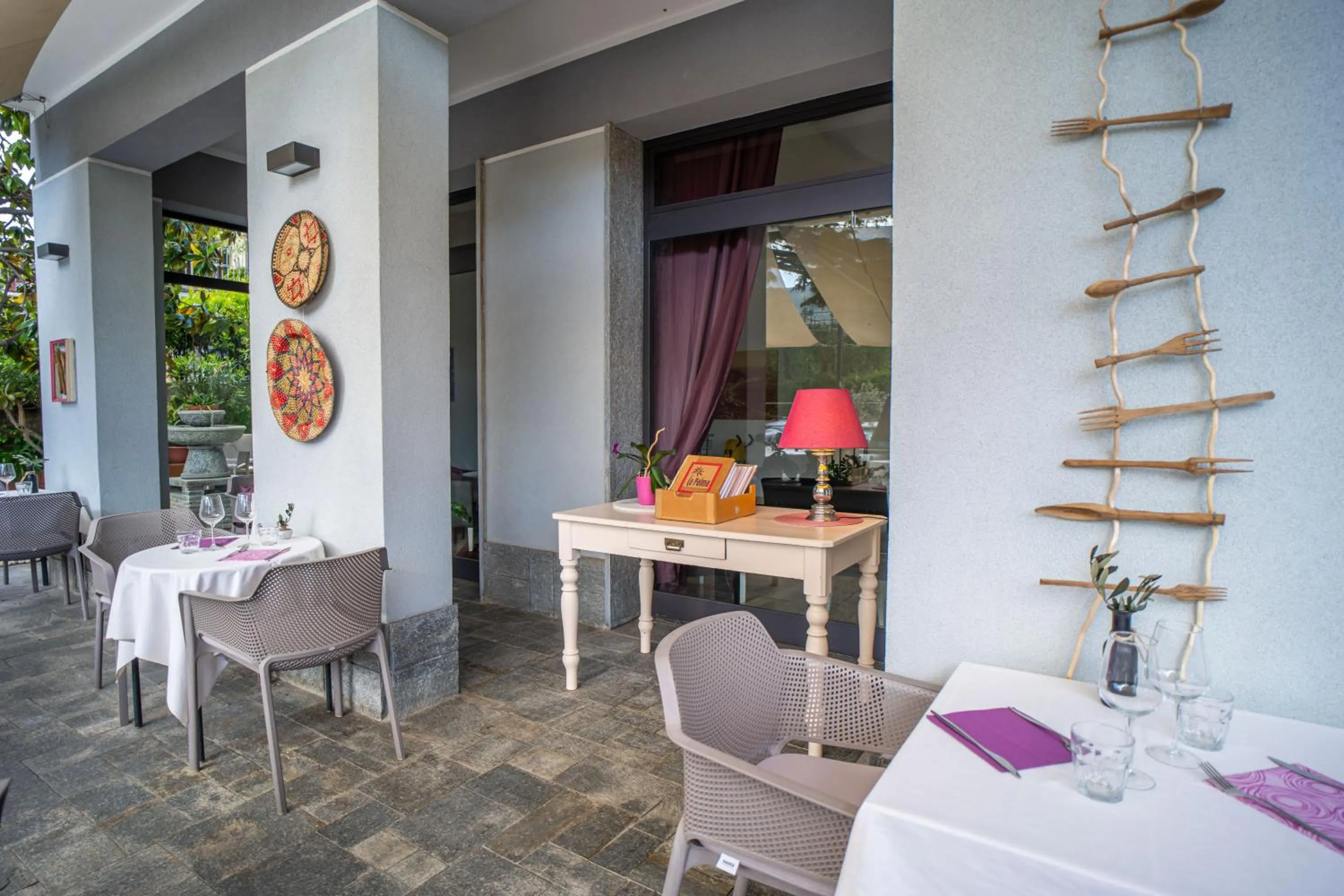 Restaurant/places to eat in Residence La Palma