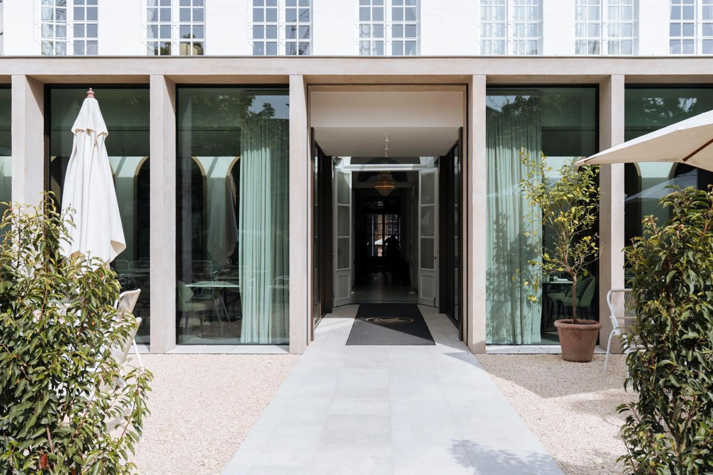 Property building in De Tuilerieën - Small Luxury Hotels of the World