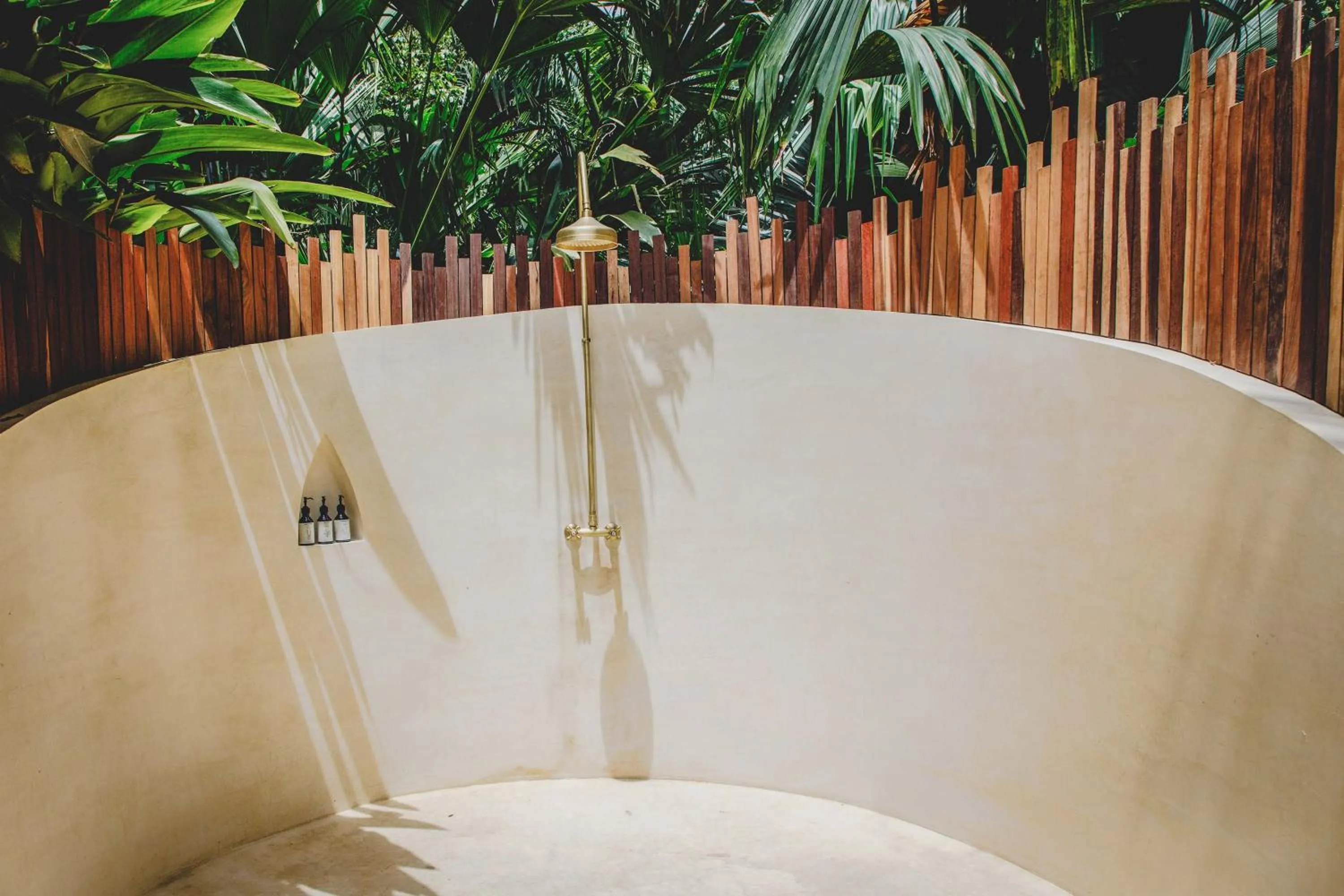 Shower in ONE Santuario Natural