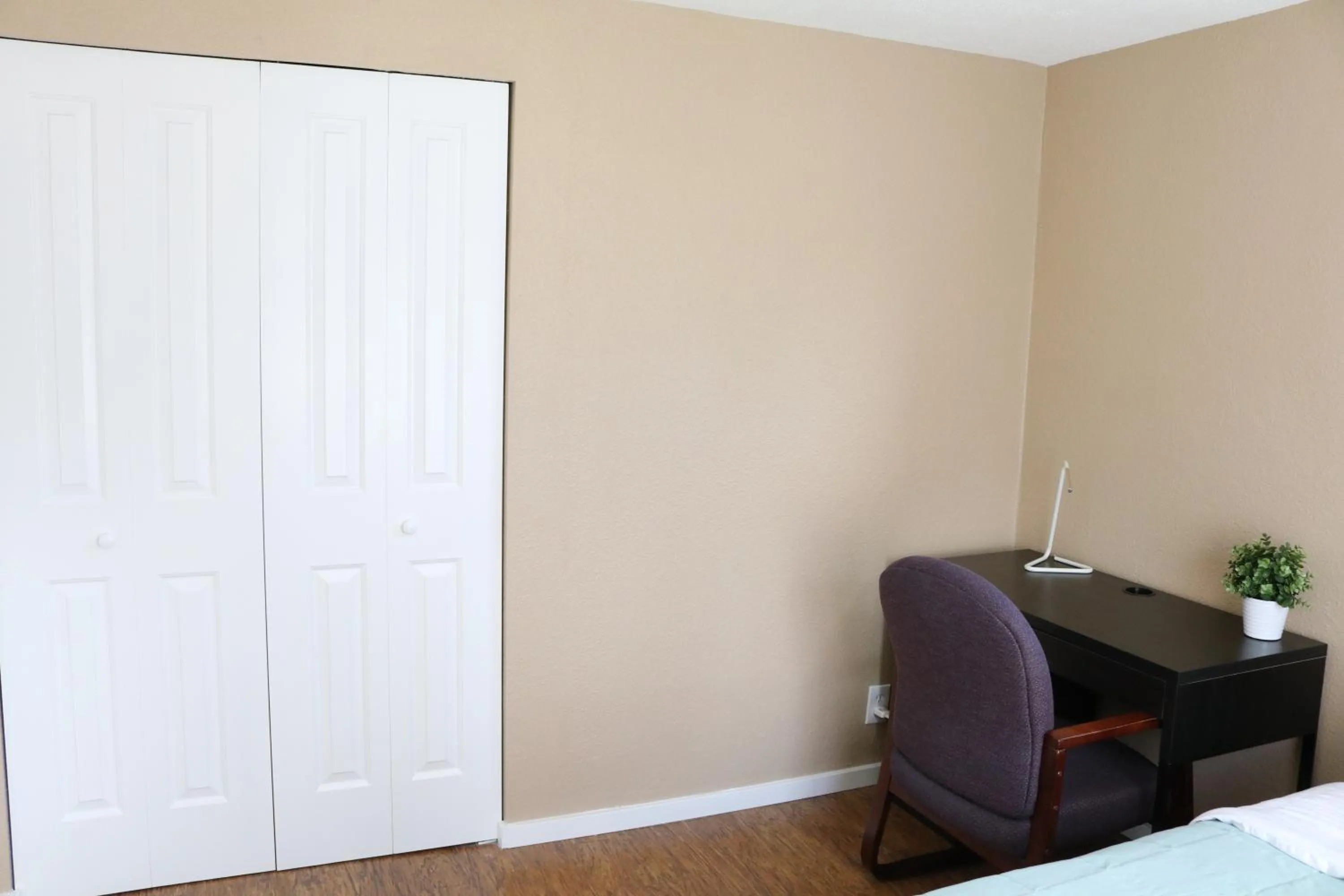 Bedroom in Quiet, clean and comfortable room