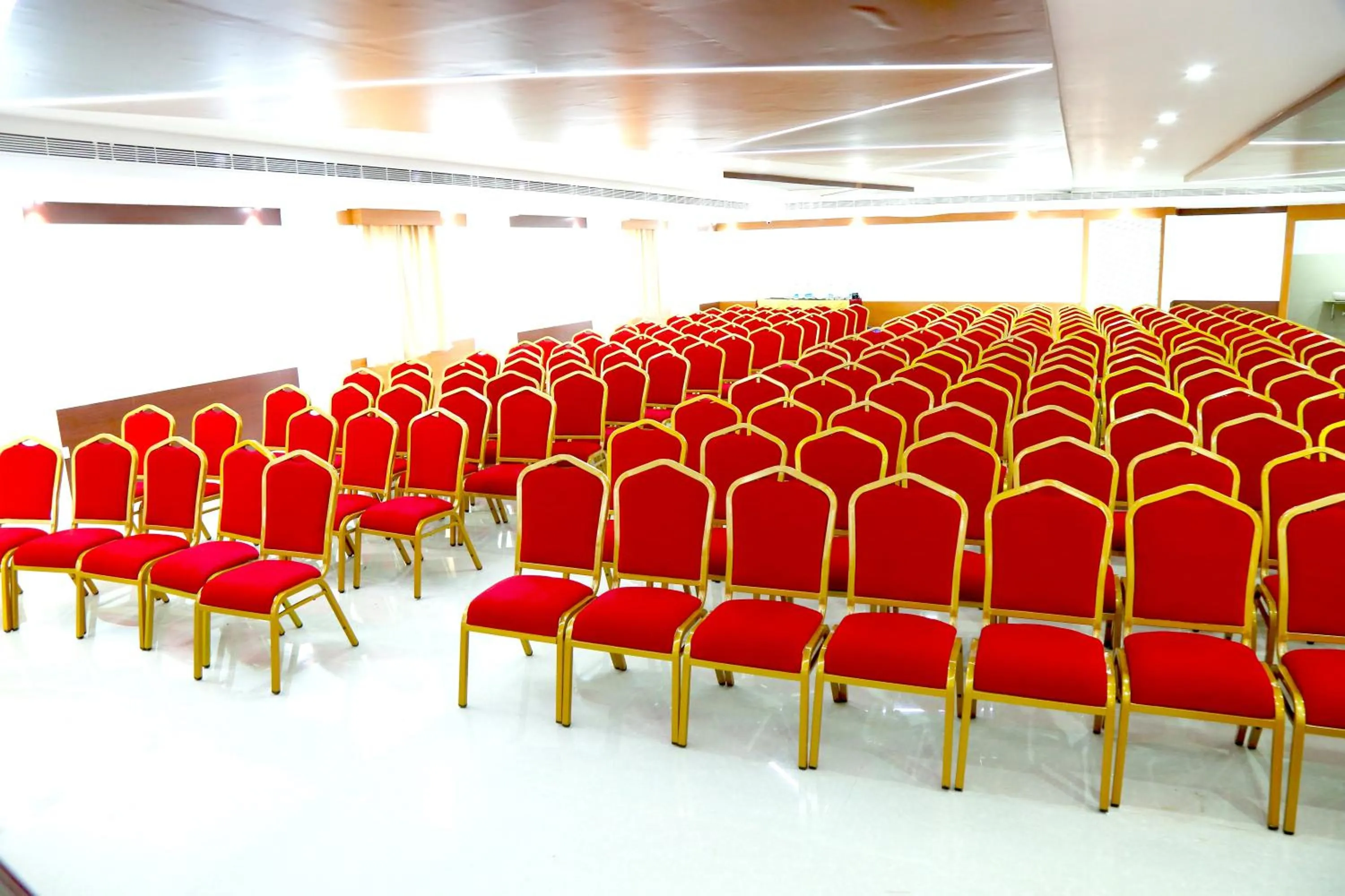 Restaurant/places to eat in Green Park Residency