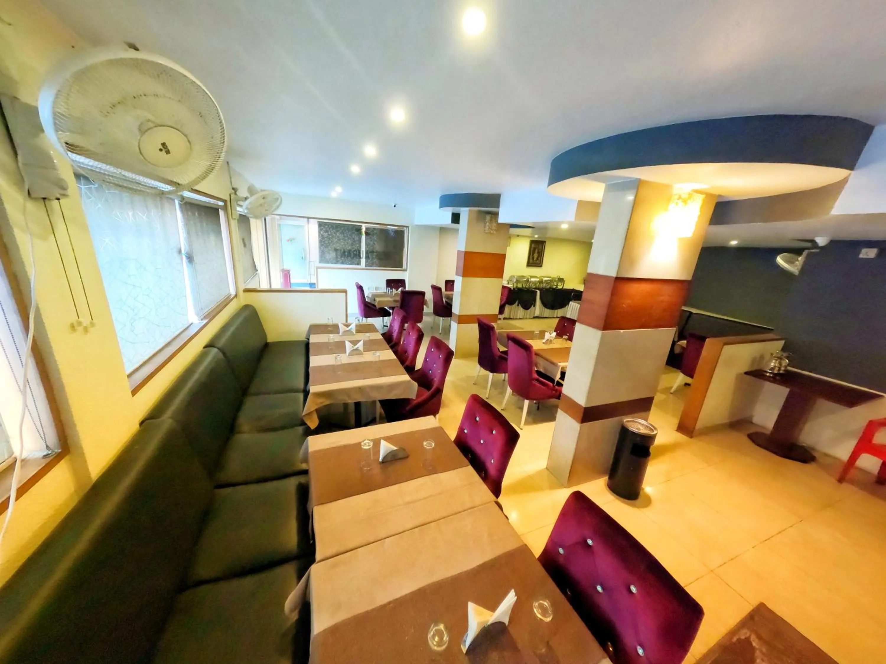 Restaurant/places to eat in Green Park Residency