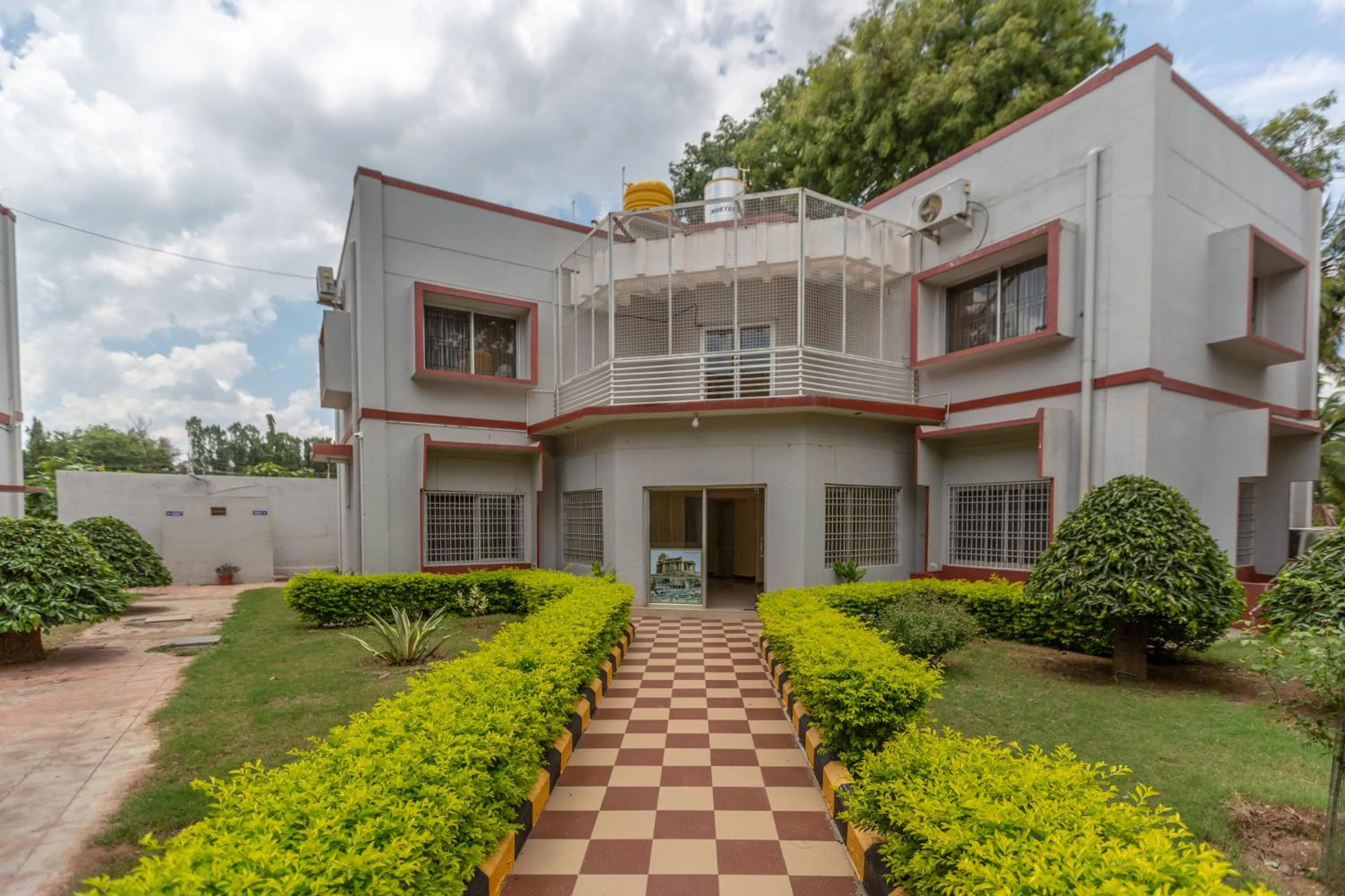 KSTDC Hotel Mayura Chalukya, Badami