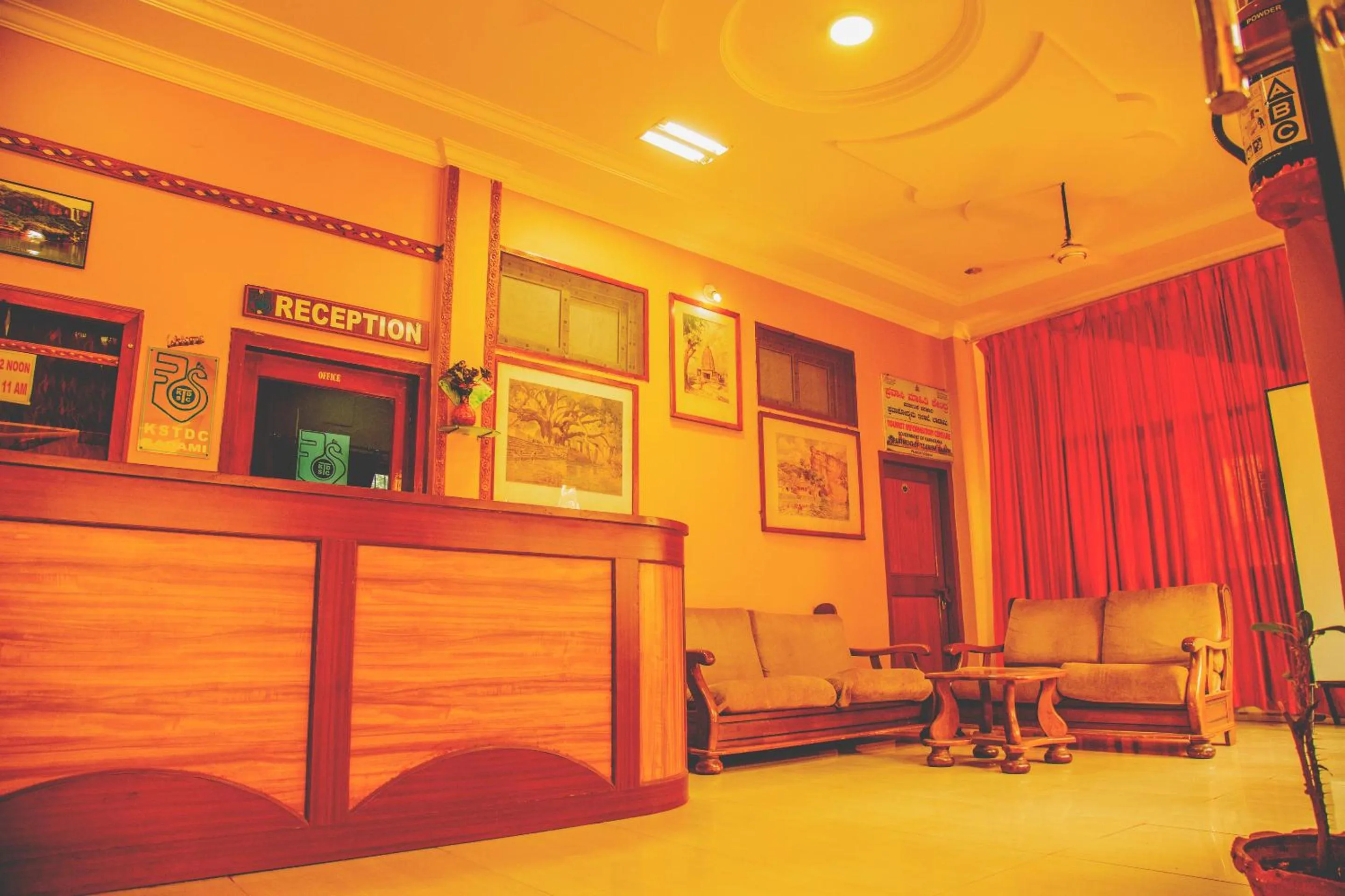 KSTDC Hotel Mayura Chalukya, Badami