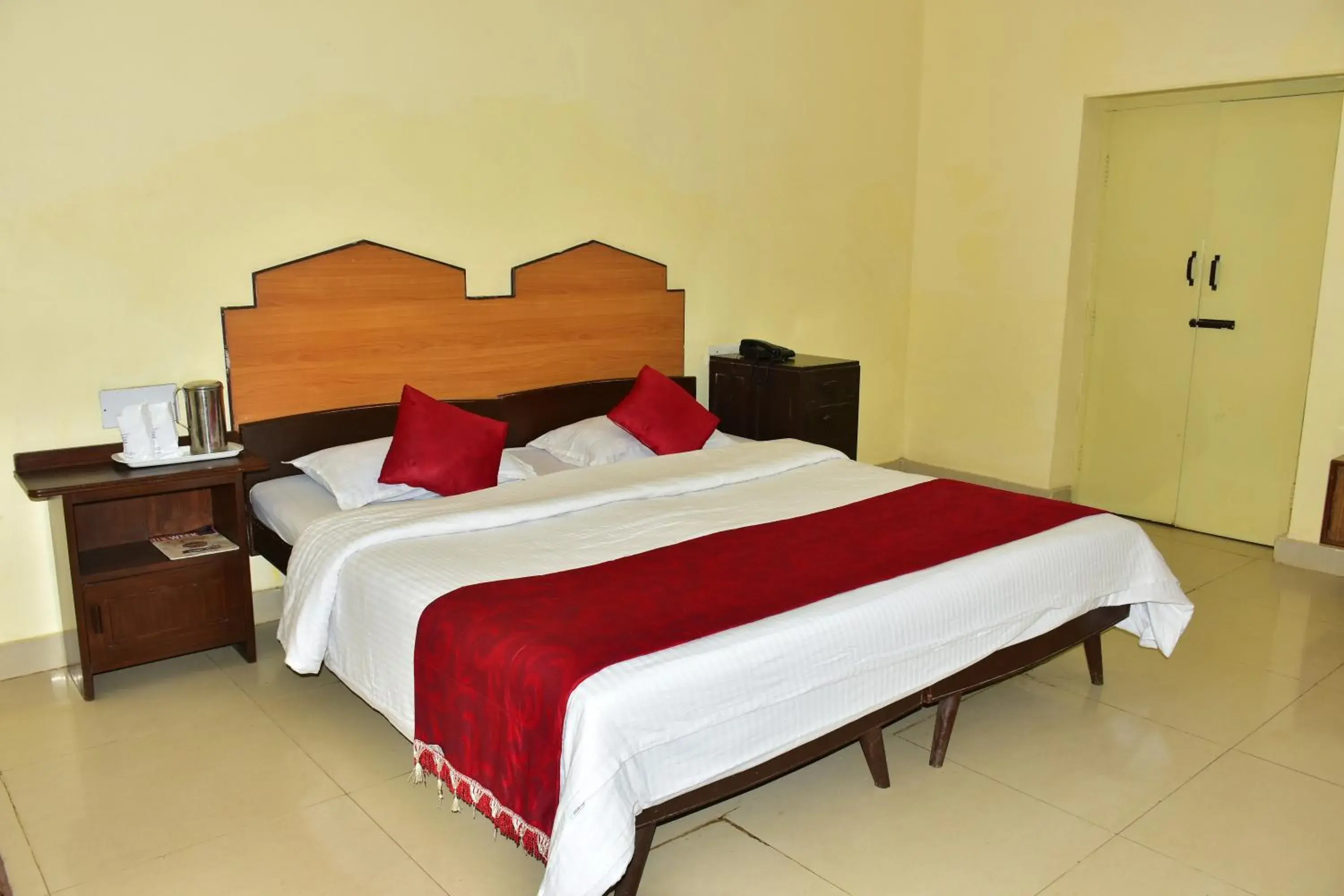 Double Room in KSTDC Hotel Mayura Sudarshan ,Ooty Double Room in KSTDC Hotel Mayura Sudarshan ,Ooty
