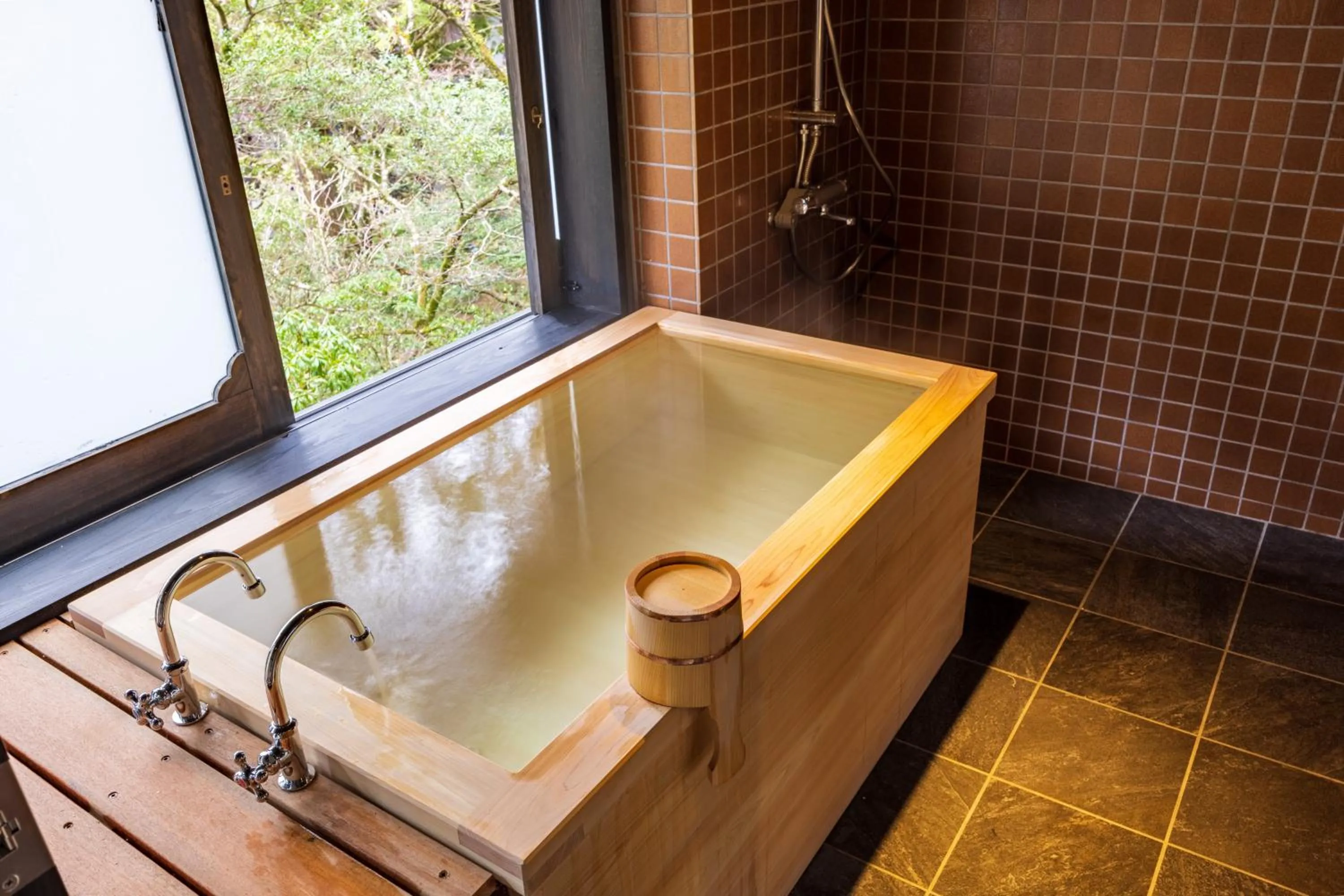 Hot Tub in Matsuzakaya Honten