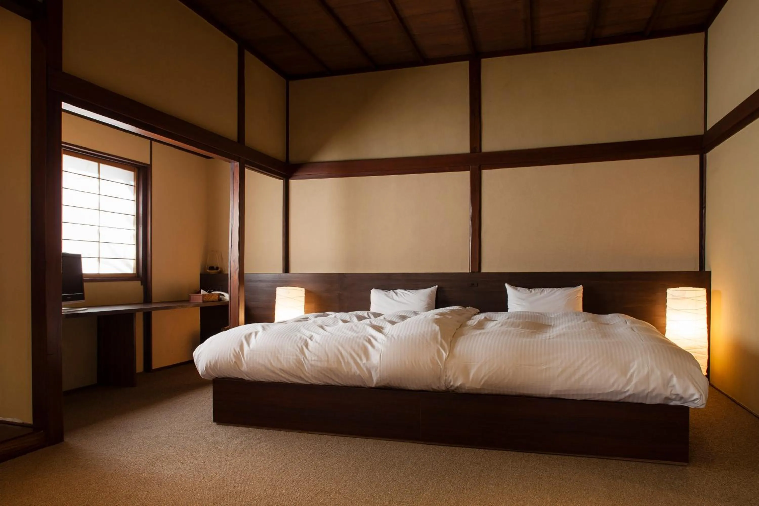 Photo of the whole room, Bed in Matsuzakaya Honten