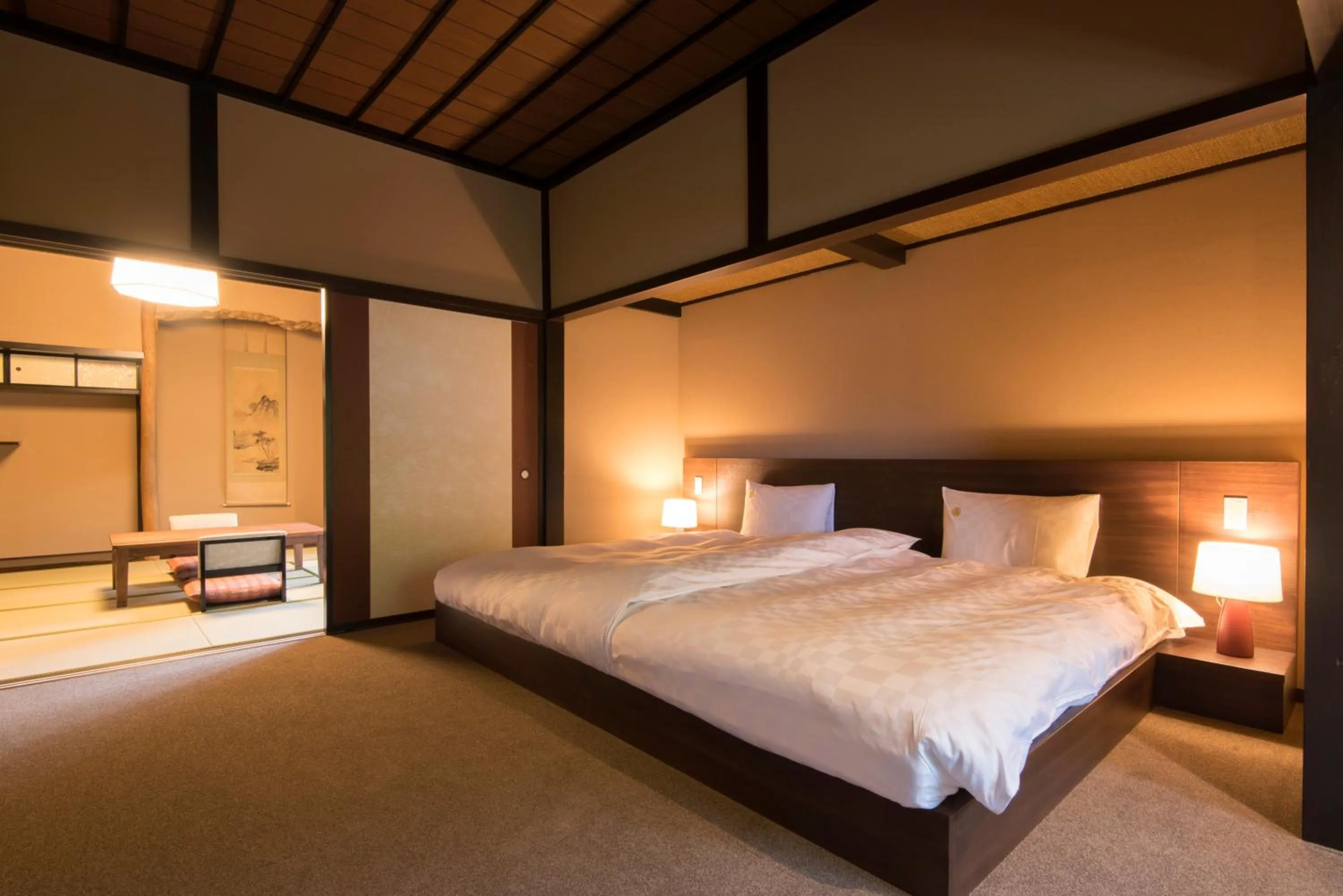 Photo of the whole room, Bed in Matsuzakaya Honten