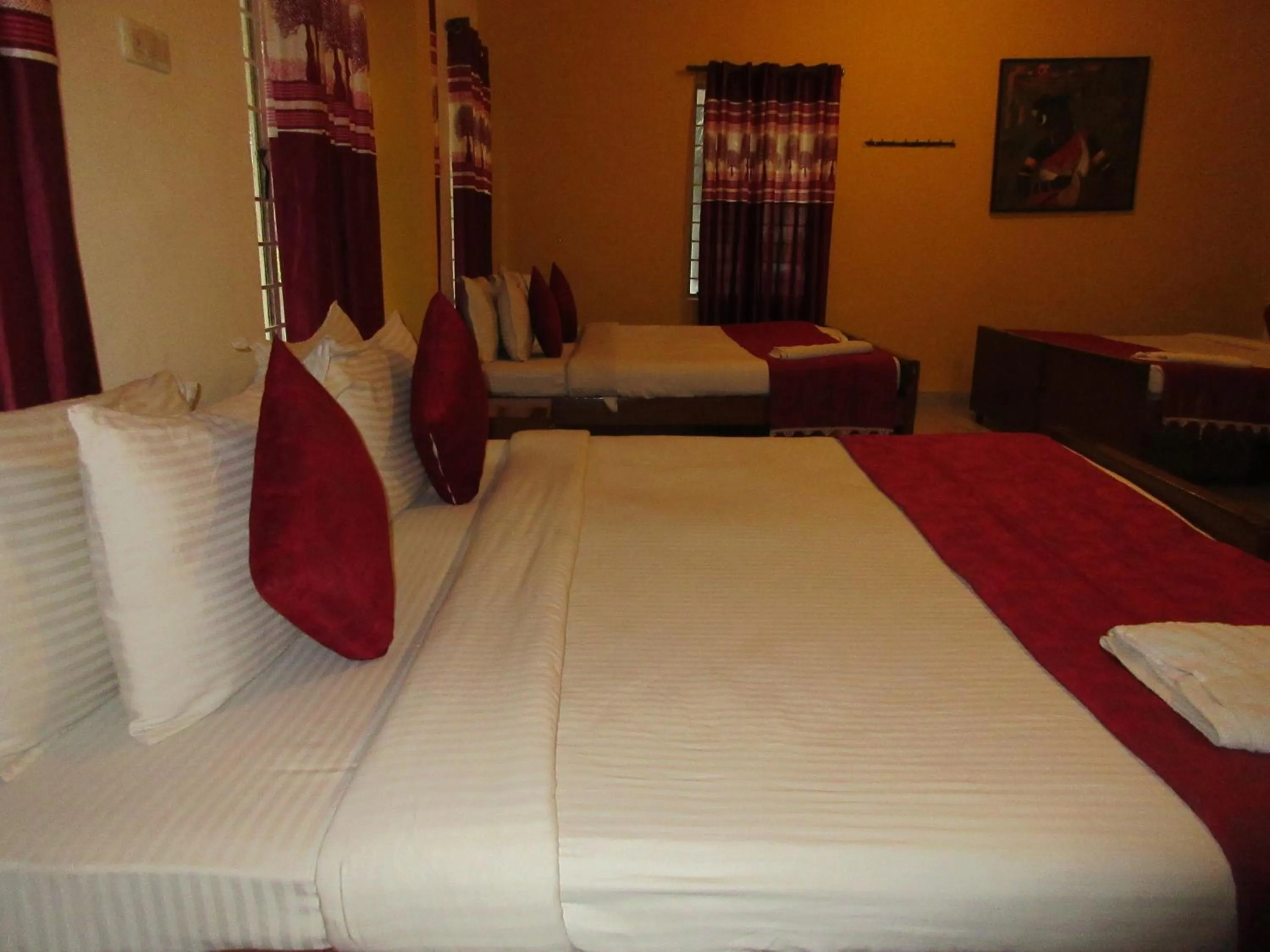 Bed in KSTDC Hotel Mayura Velapuri Belur