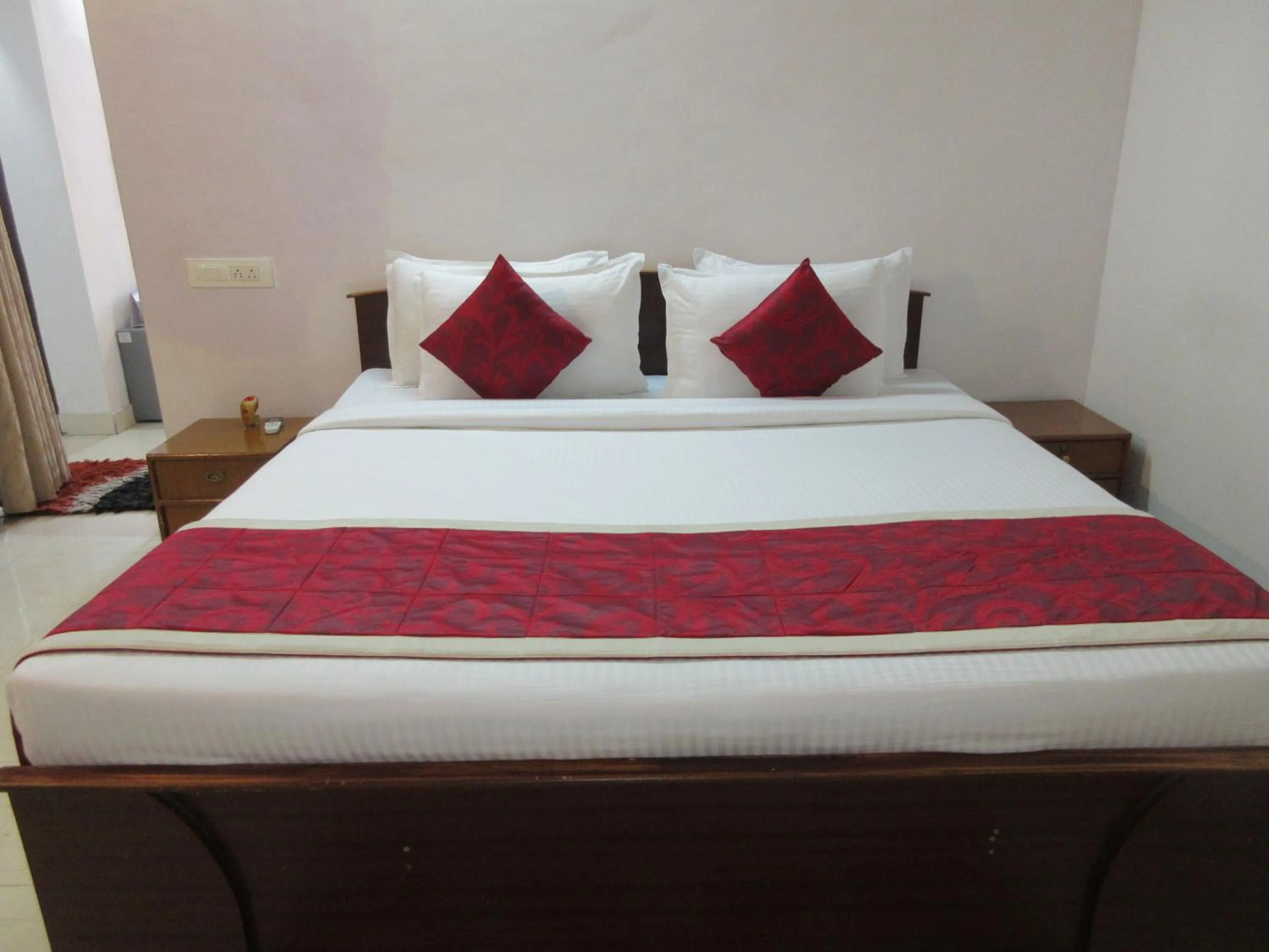 Bed in KSTDC Hotel Mayura Velapuri Belur