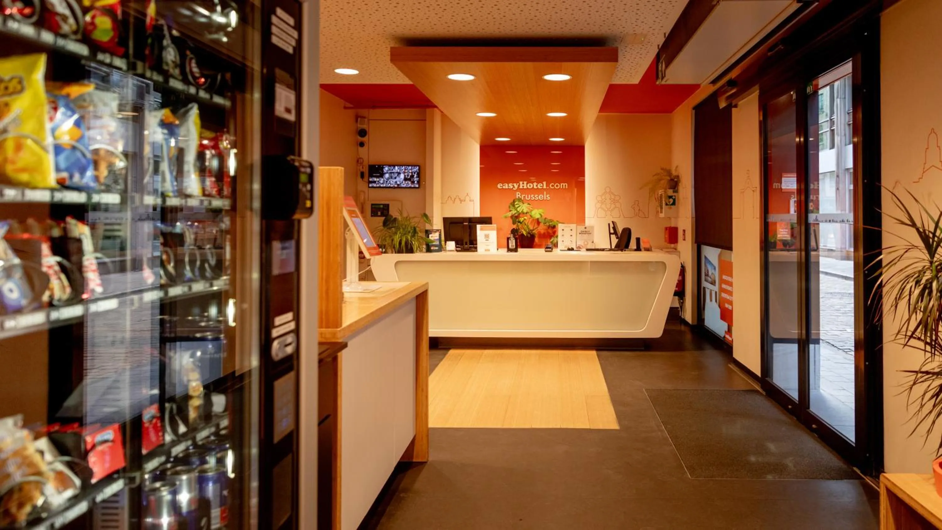 Lobby or reception in easyHotel Brussels City Centre