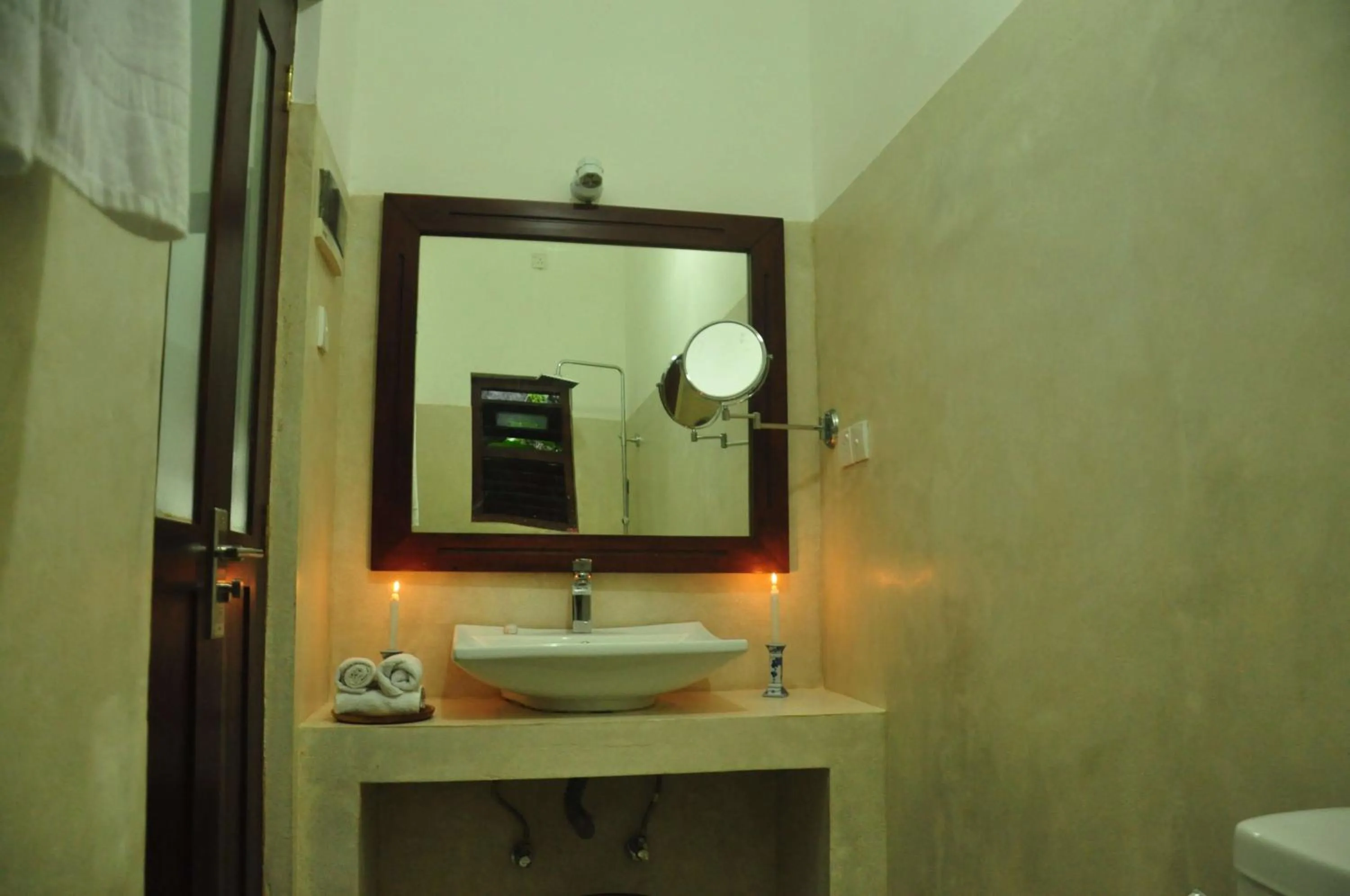 Bathroom in Butterfly Jewel