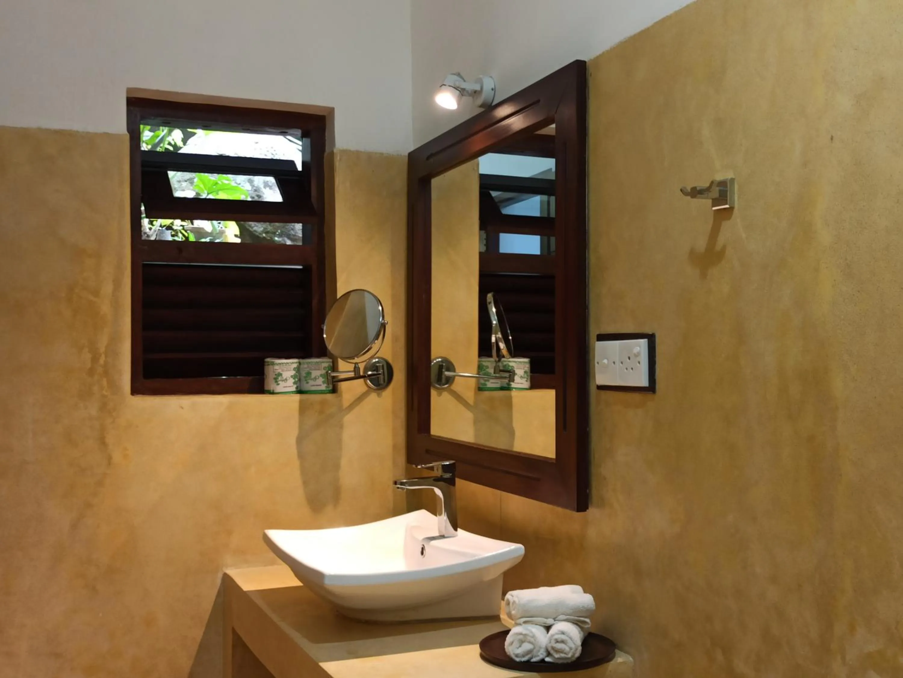 Bathroom in Butterfly Jewel