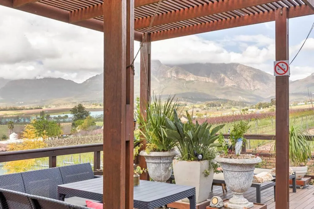 Patio in Wellington Country House